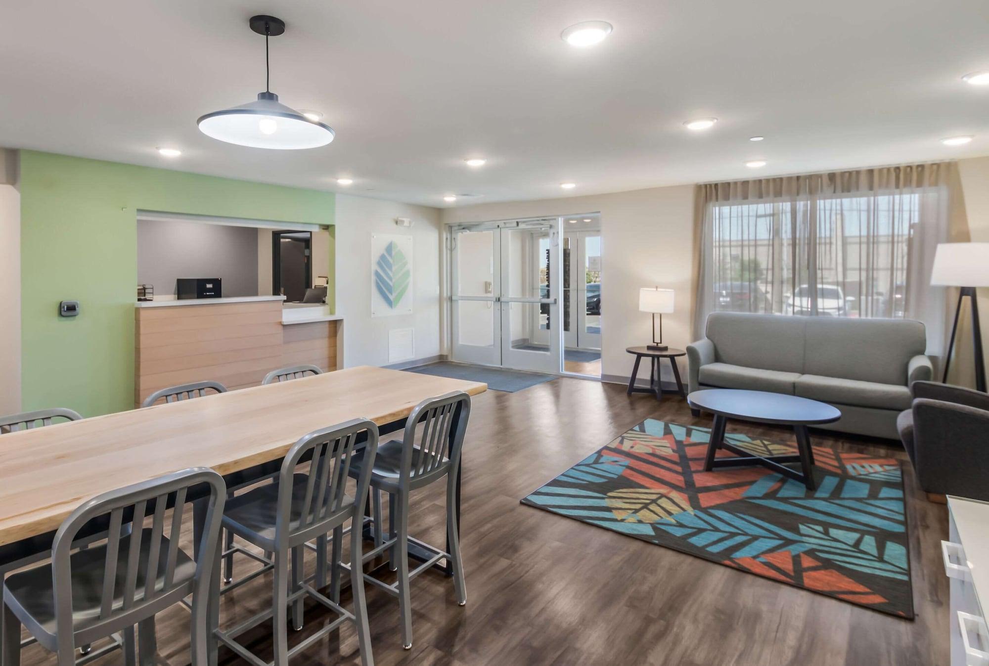 Vista Lobby WoodSpring Suites Round Rock-Austin North