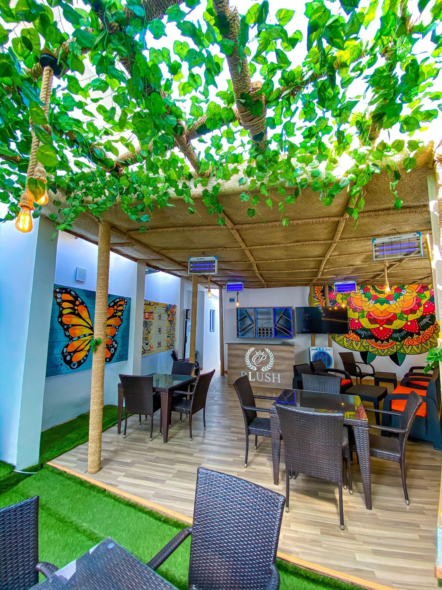 Restaurant PLUSH HOTEL