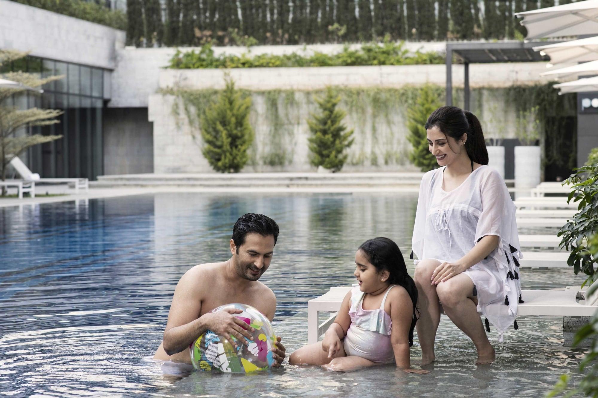 Vista Exterior Four Seasons Hotel Bengaluru at Embassy One