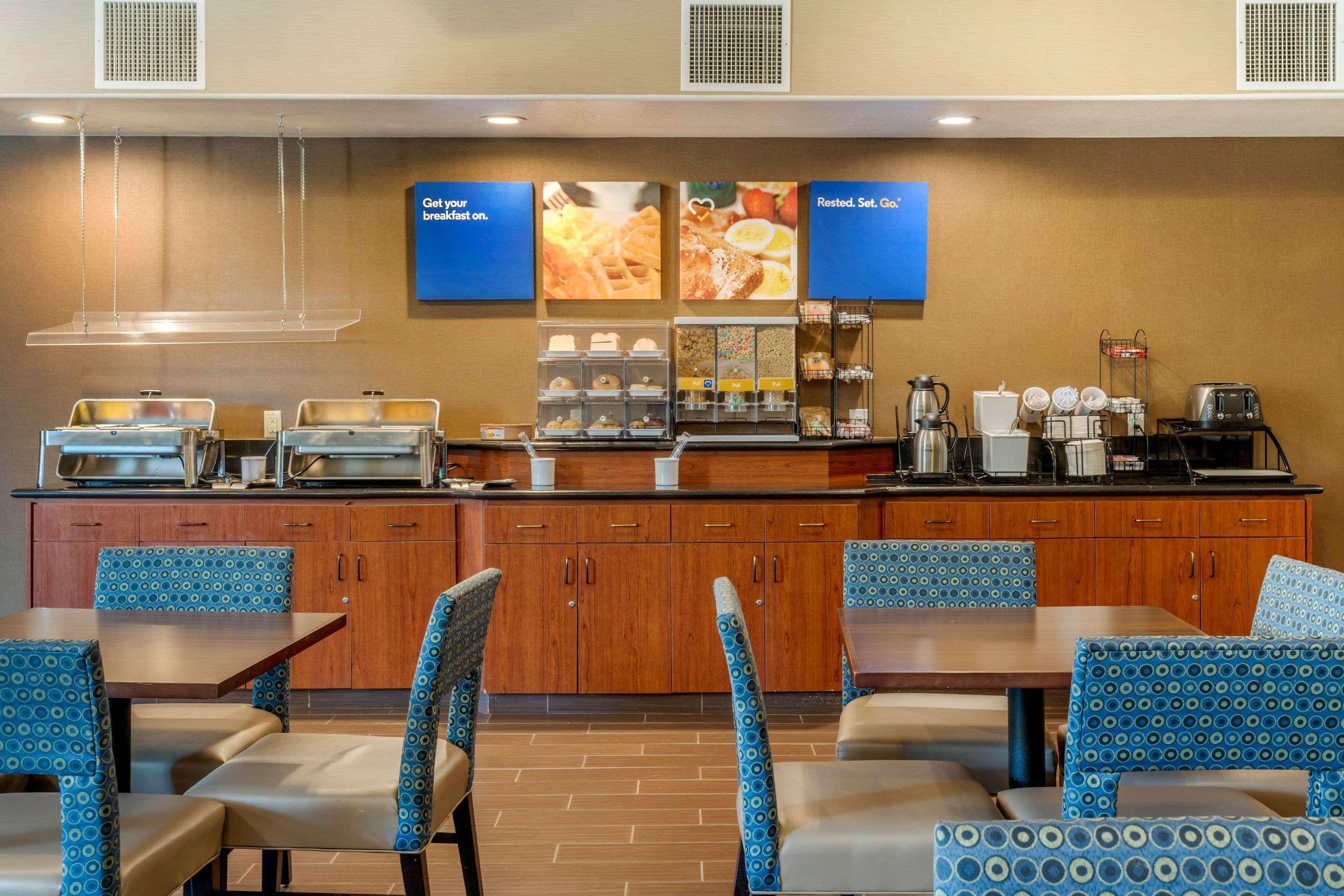 Restaurant Comfort Inn & Suites Galt - Lodi North