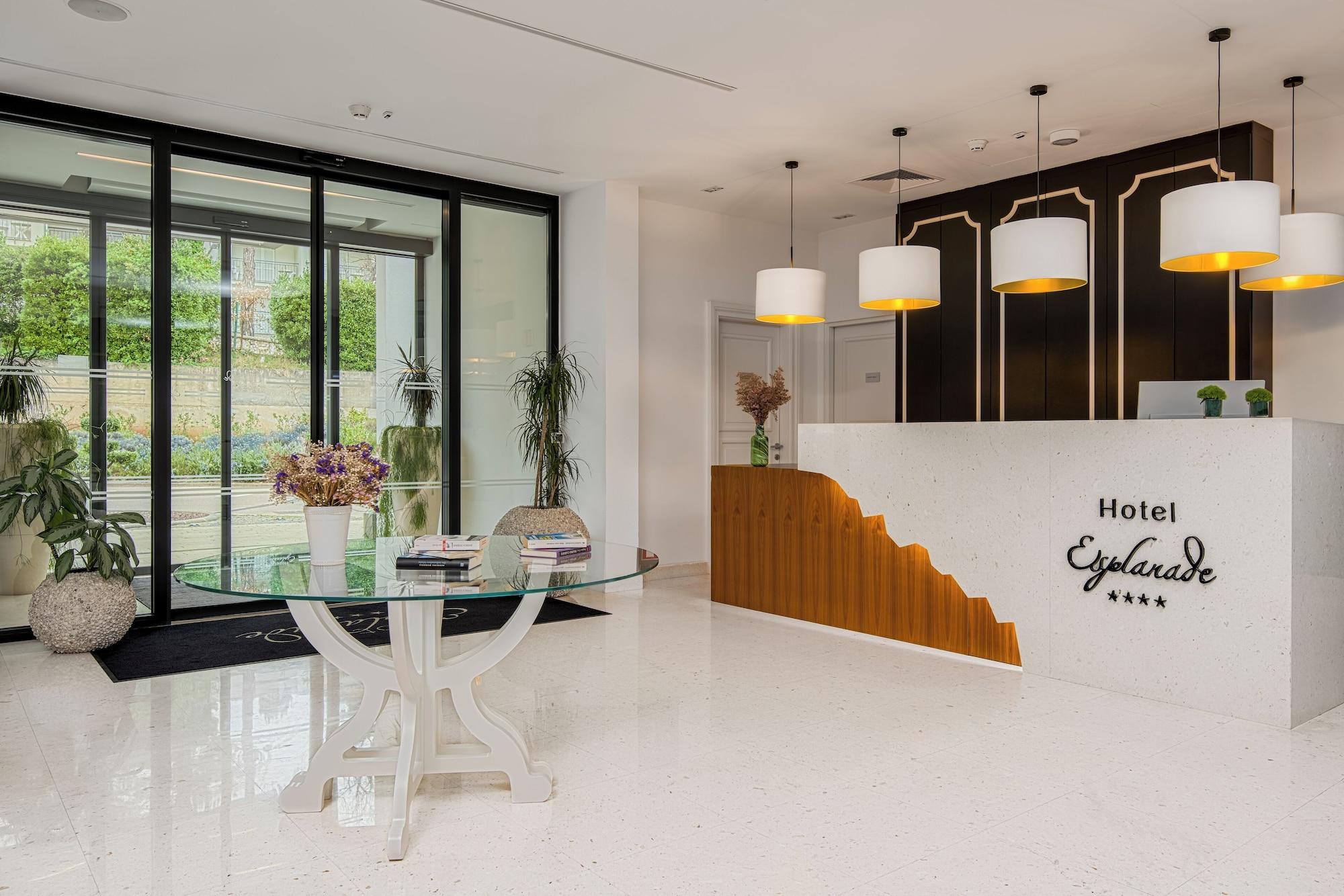 Vista Lobby Boutique hotel Esplanade