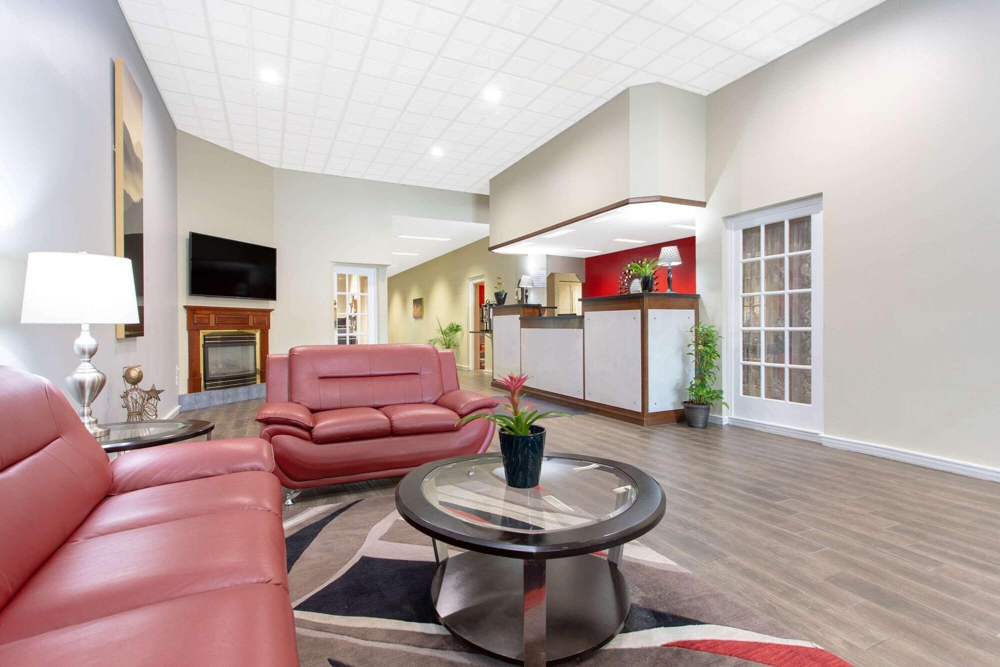 Vista Lobby Ramada Hotel & Conference Center by Wyndham Lewiston