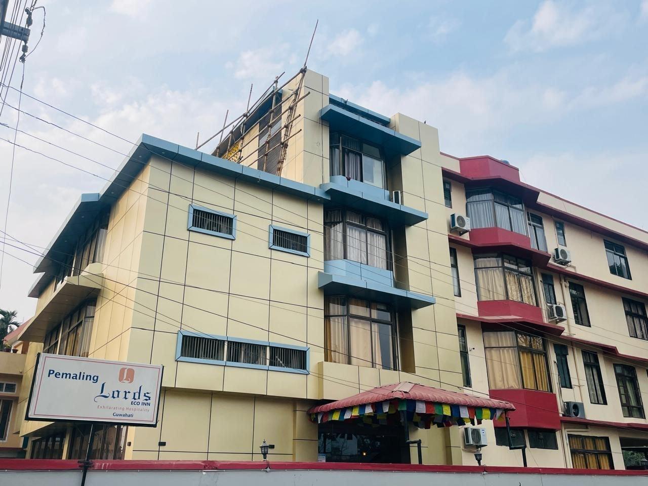Vista Exterior Pemaling Lords Eco Inn Guwahati