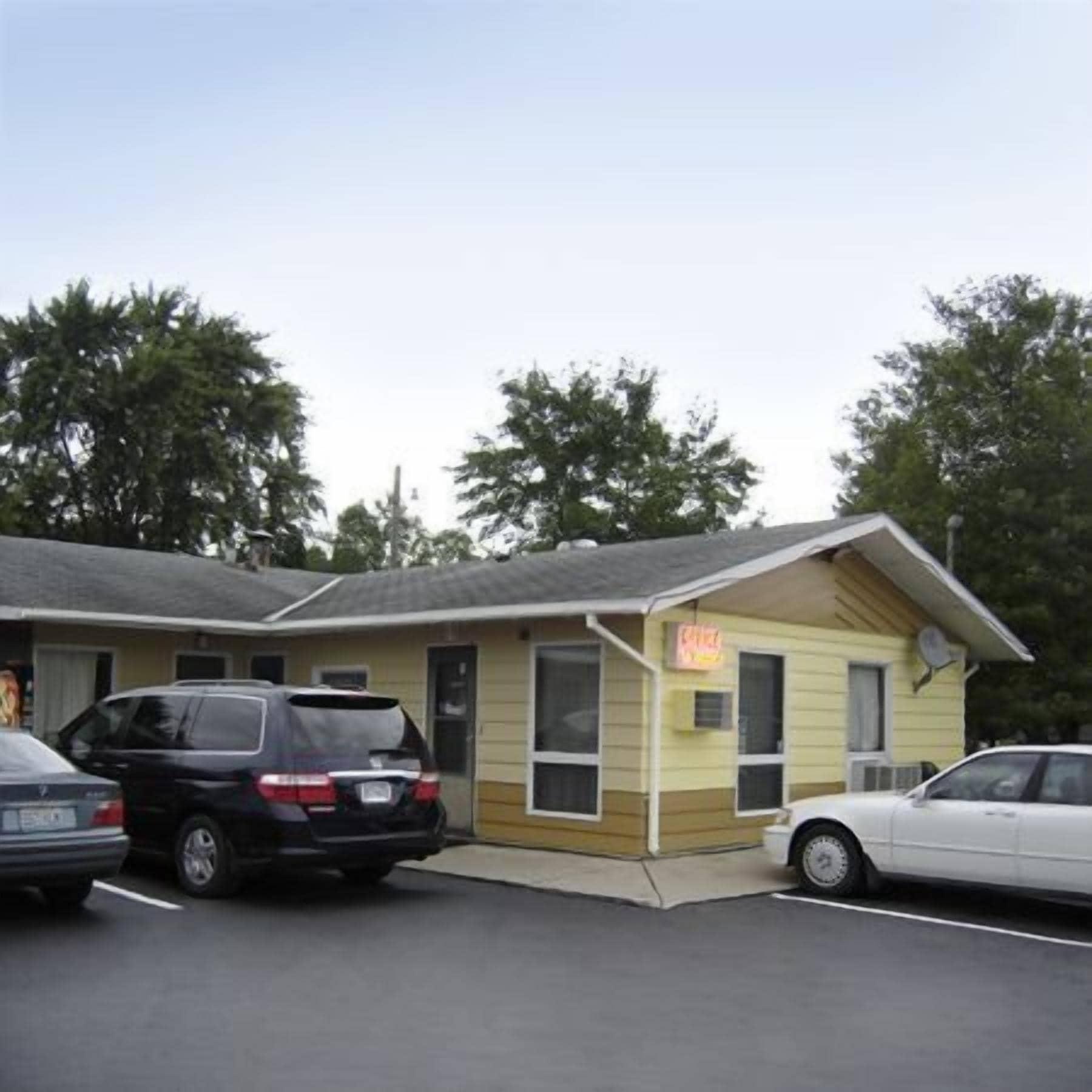 Varios Viking Jr. Motel