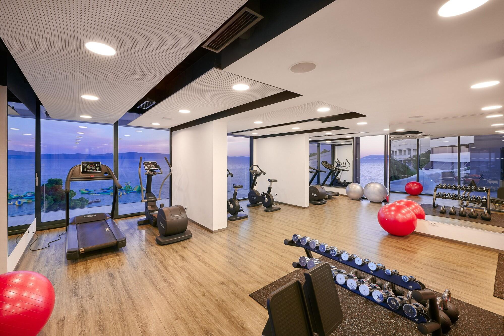 Gimnasio Medora Auri Family Beach Hotel
