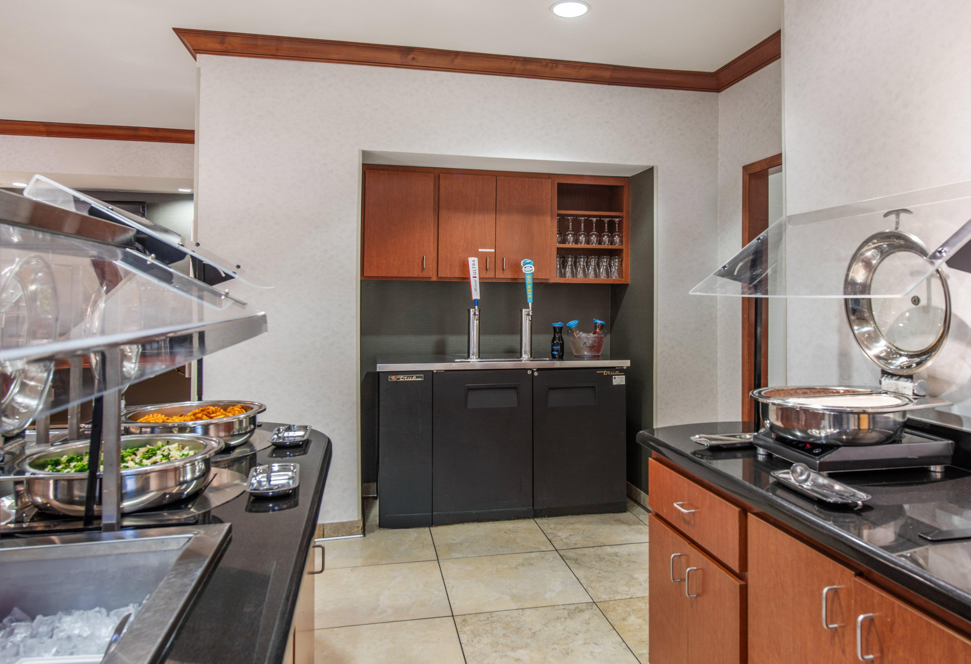 Bar/Salón Staybridge Suites Rocklin - Roseville Area by IHG