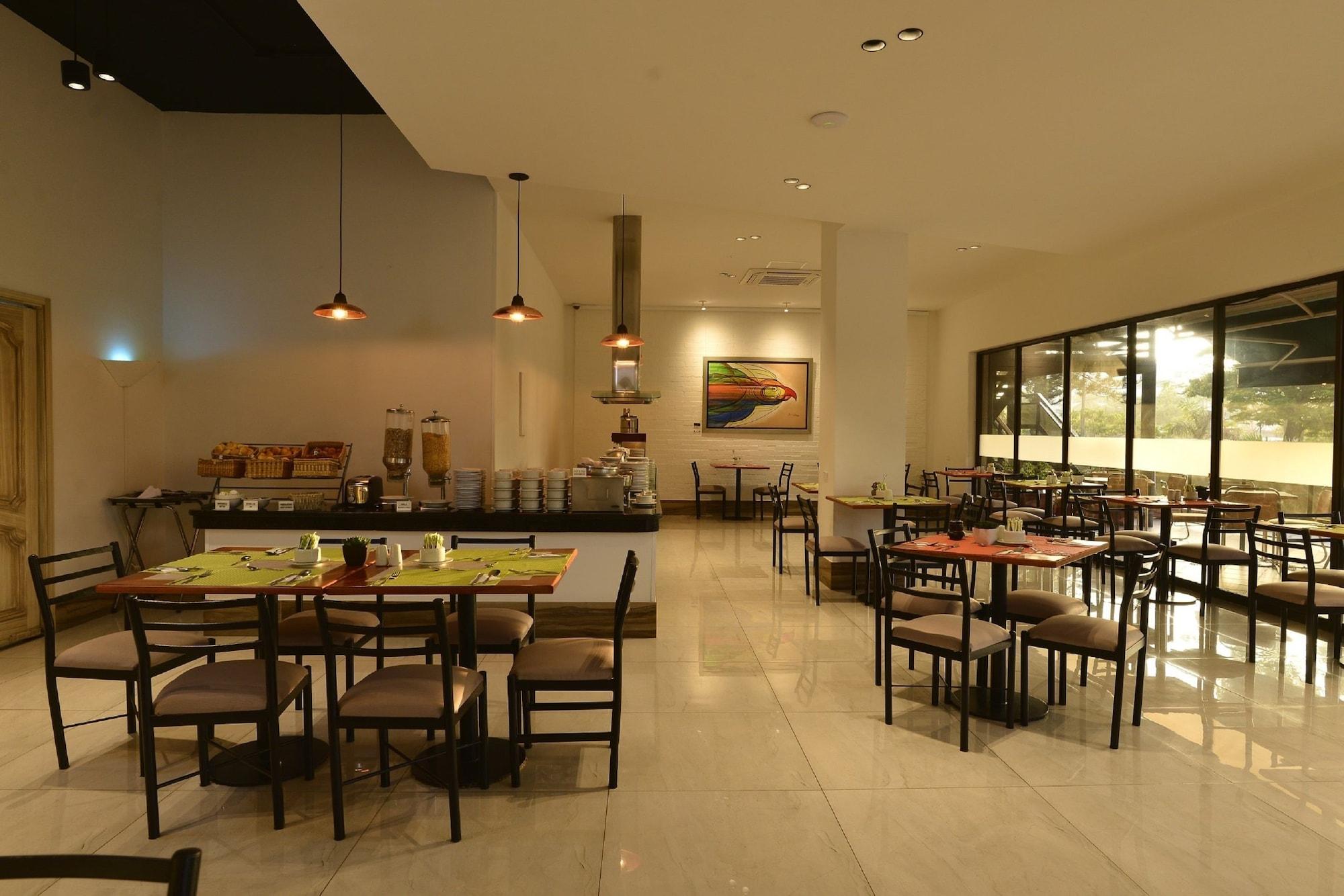 Restaurant Torre De Cali Plaza Hotel