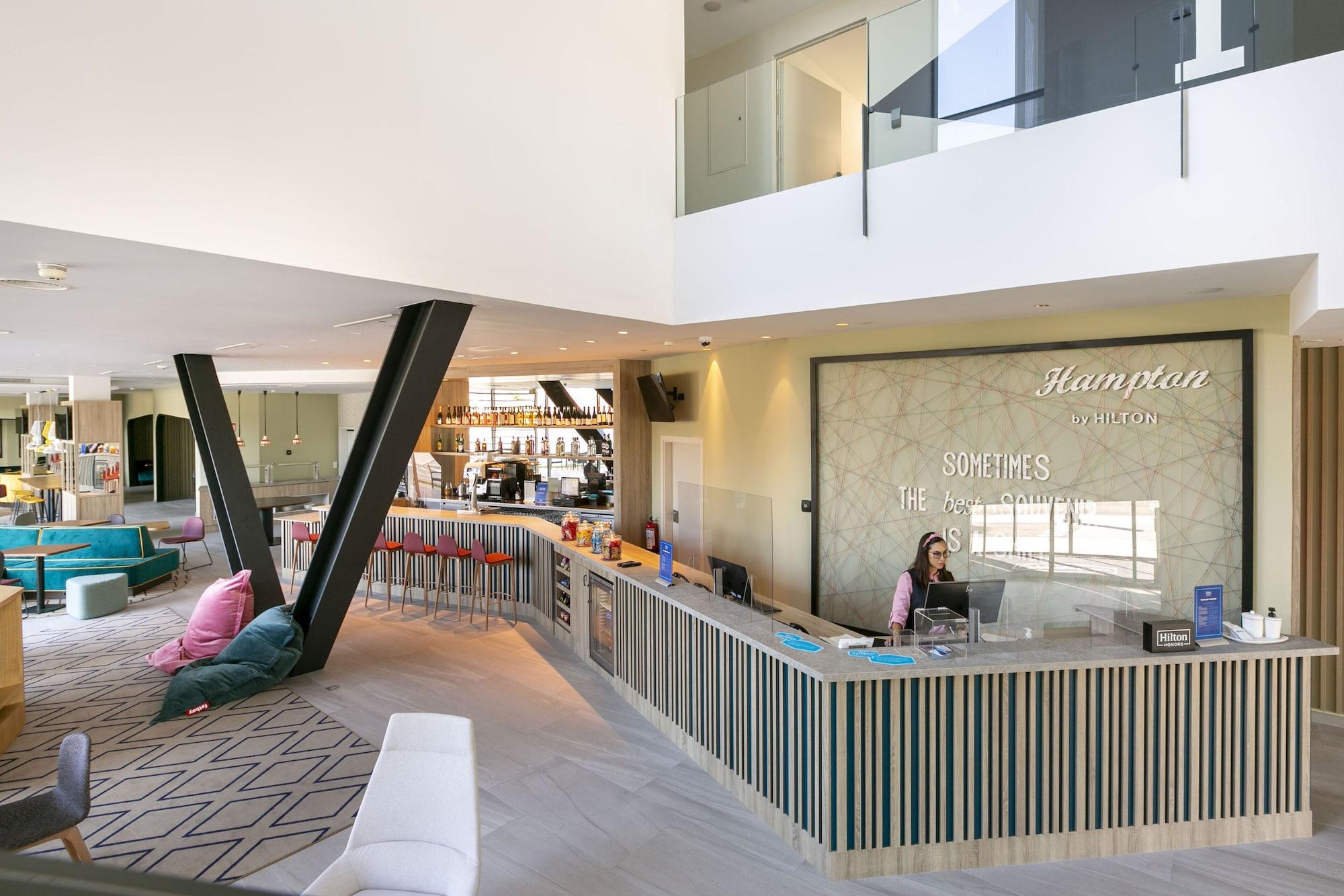 Vista Lobby Hampton by Hilton Alcobendas Madrid