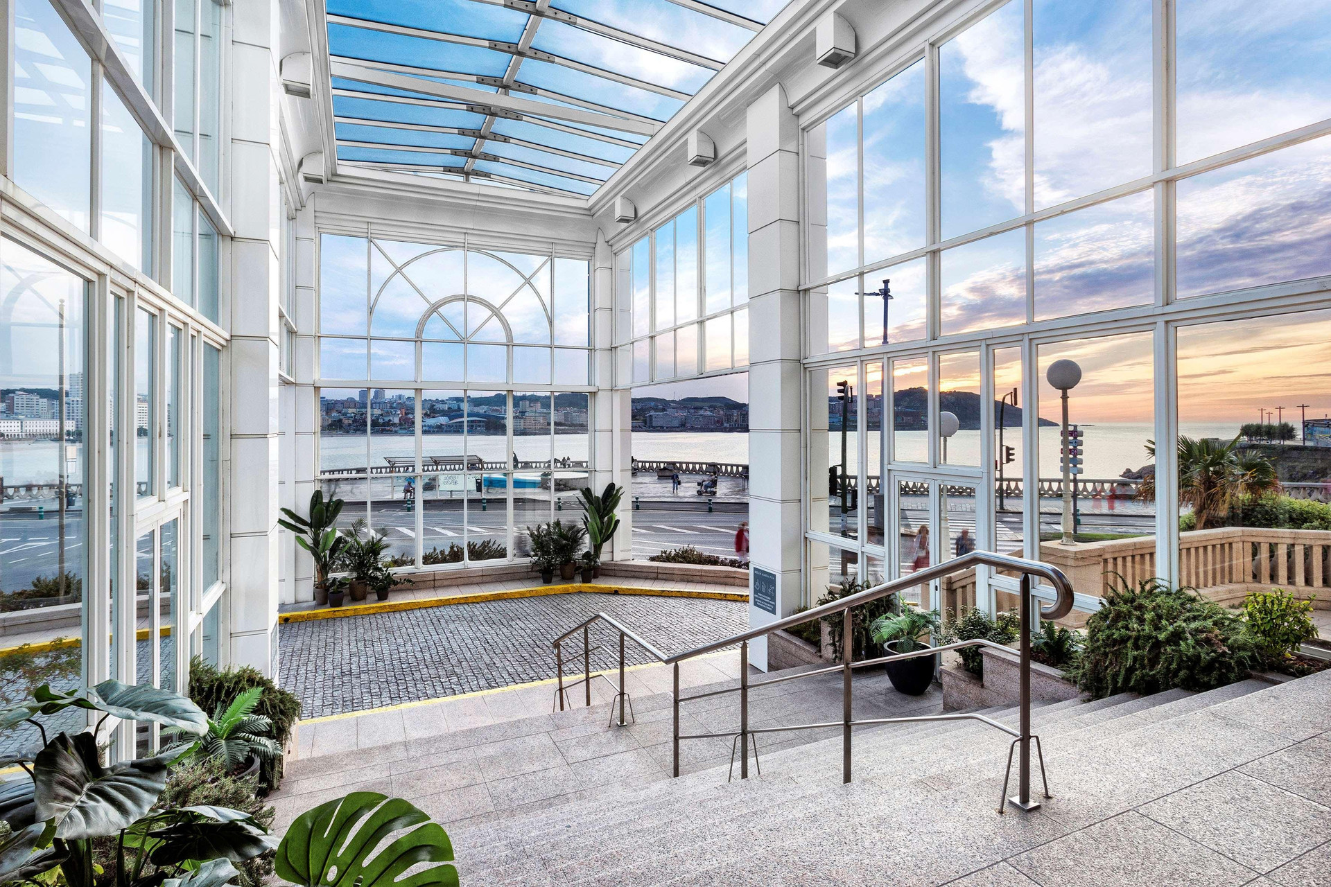 Vista do lobby Melia Maria Pita