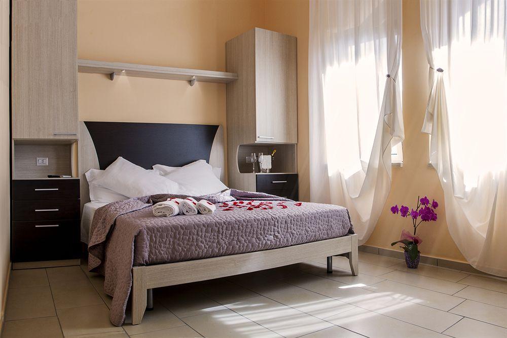 Varios Albergo Stazione
