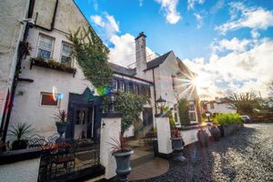 Alojamiento - Abbotsford Hotel