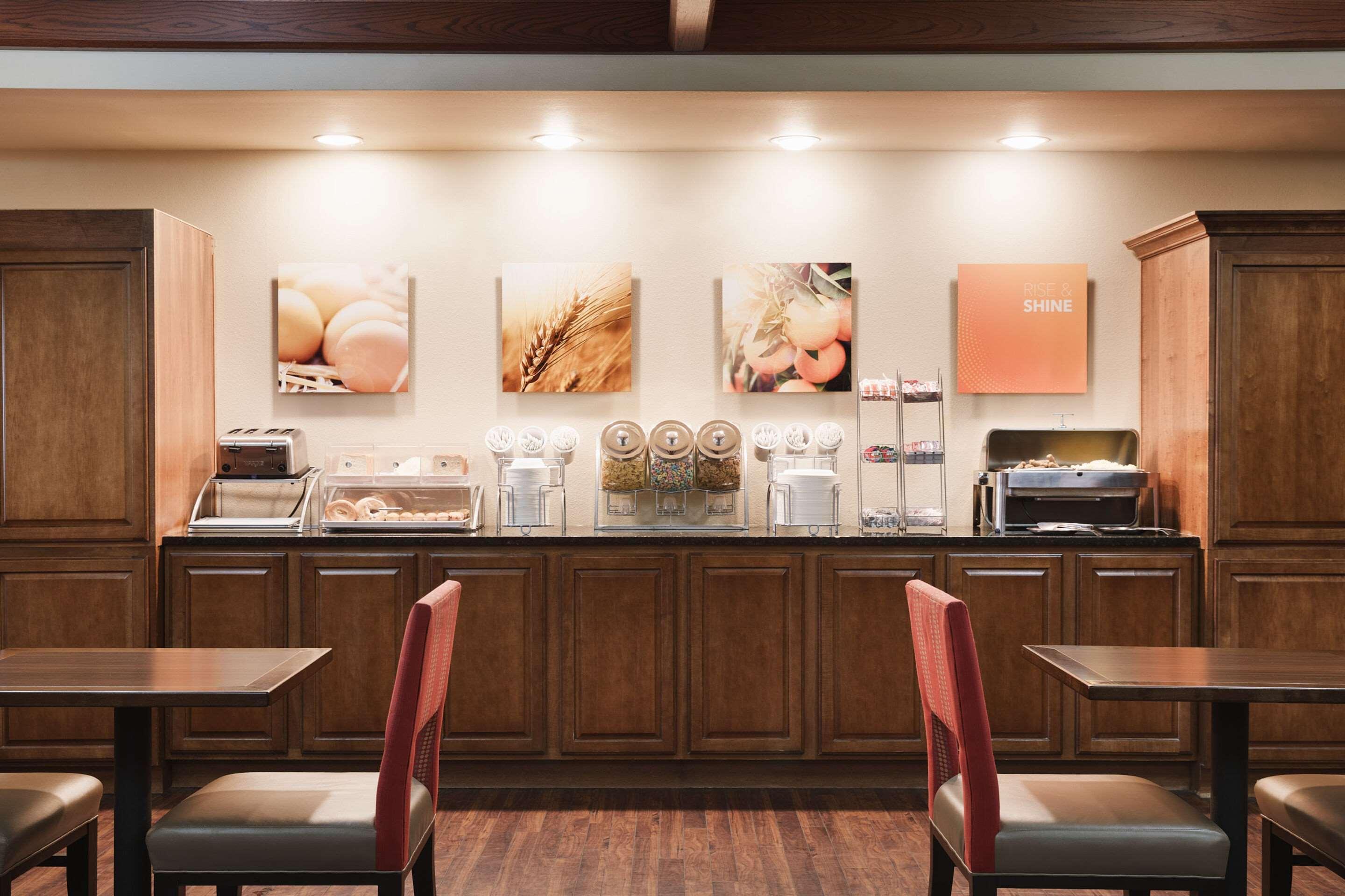 Restaurant Comfort Suites Milwaukee Airport