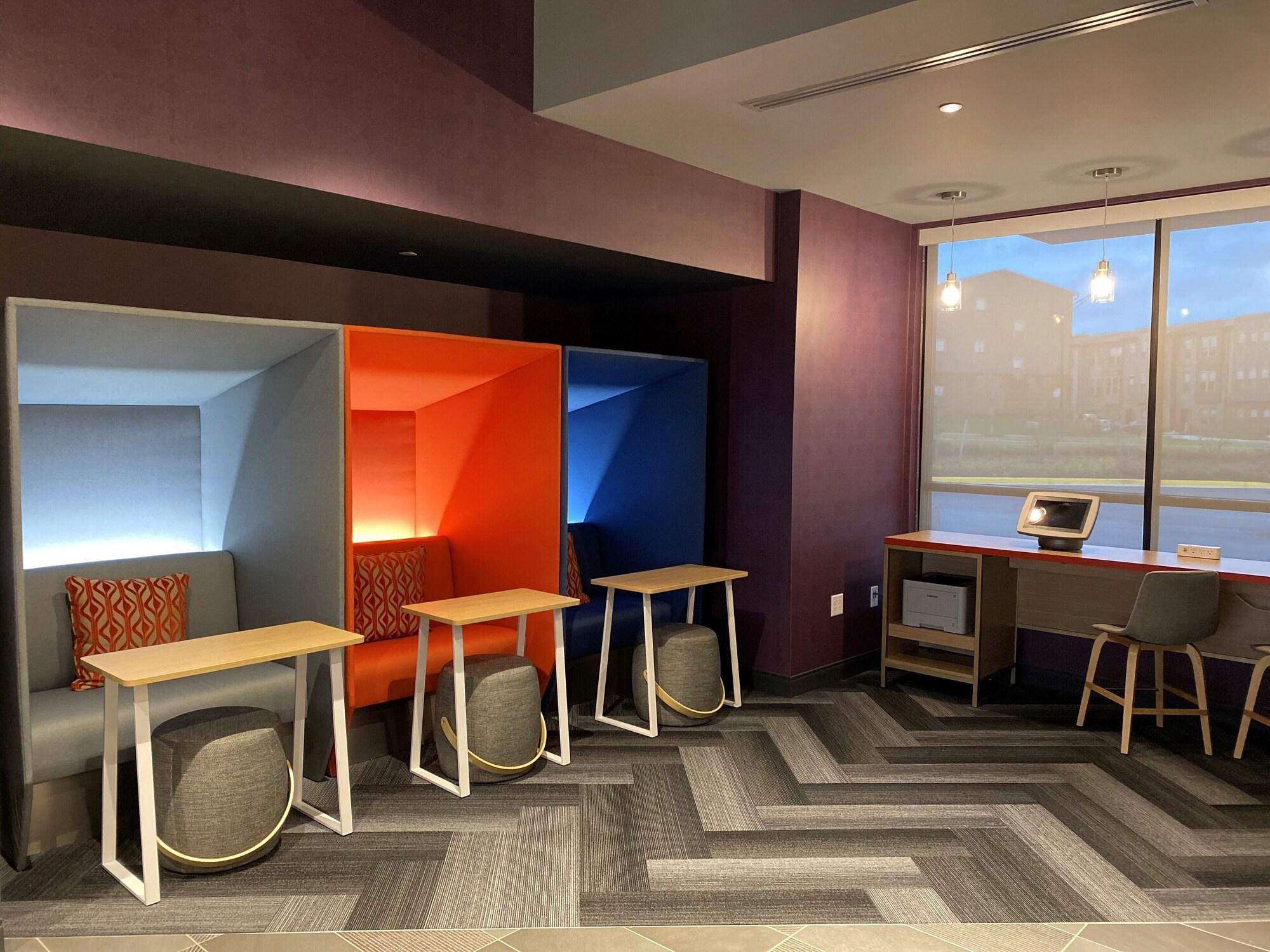 Centro de Negocios Tru by Hilton Manassas