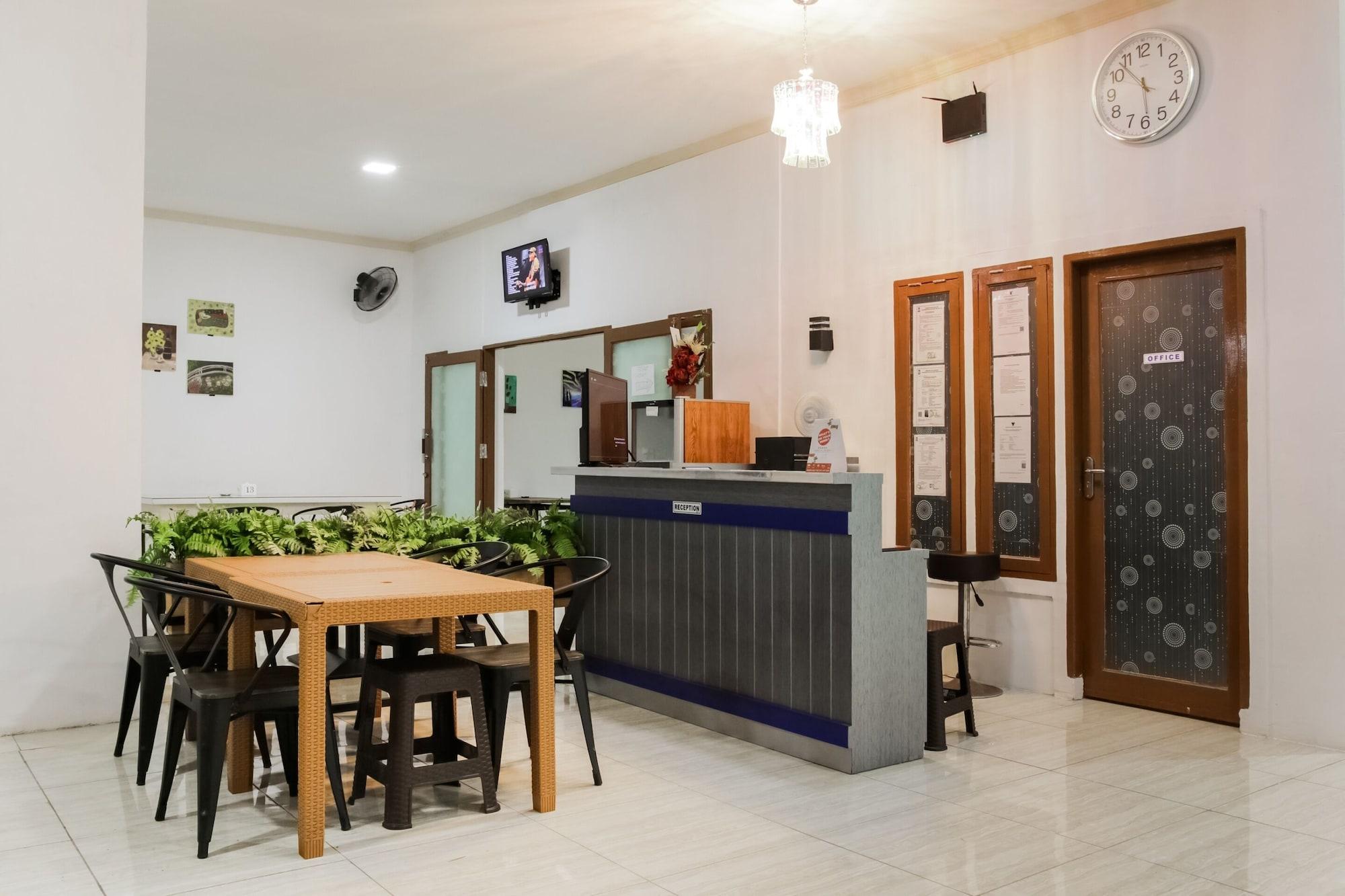 Vista Lobby Hotel O Pa Baeng Baeng Near Rumah Sakit Faisal Formerly Guest House Cahaya 7296