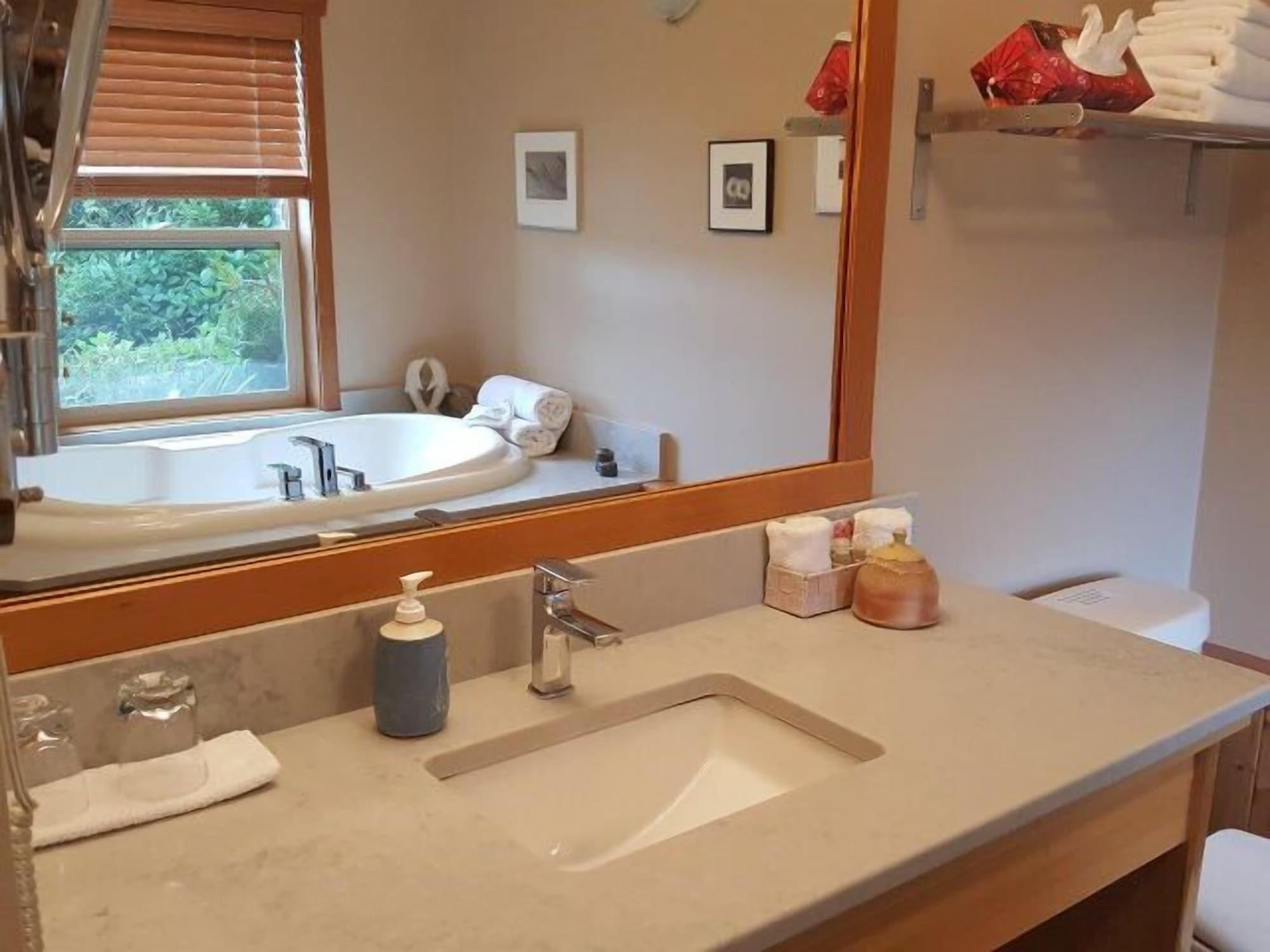 Equipamiento de Habitación Reef Point Oceanfront B & B