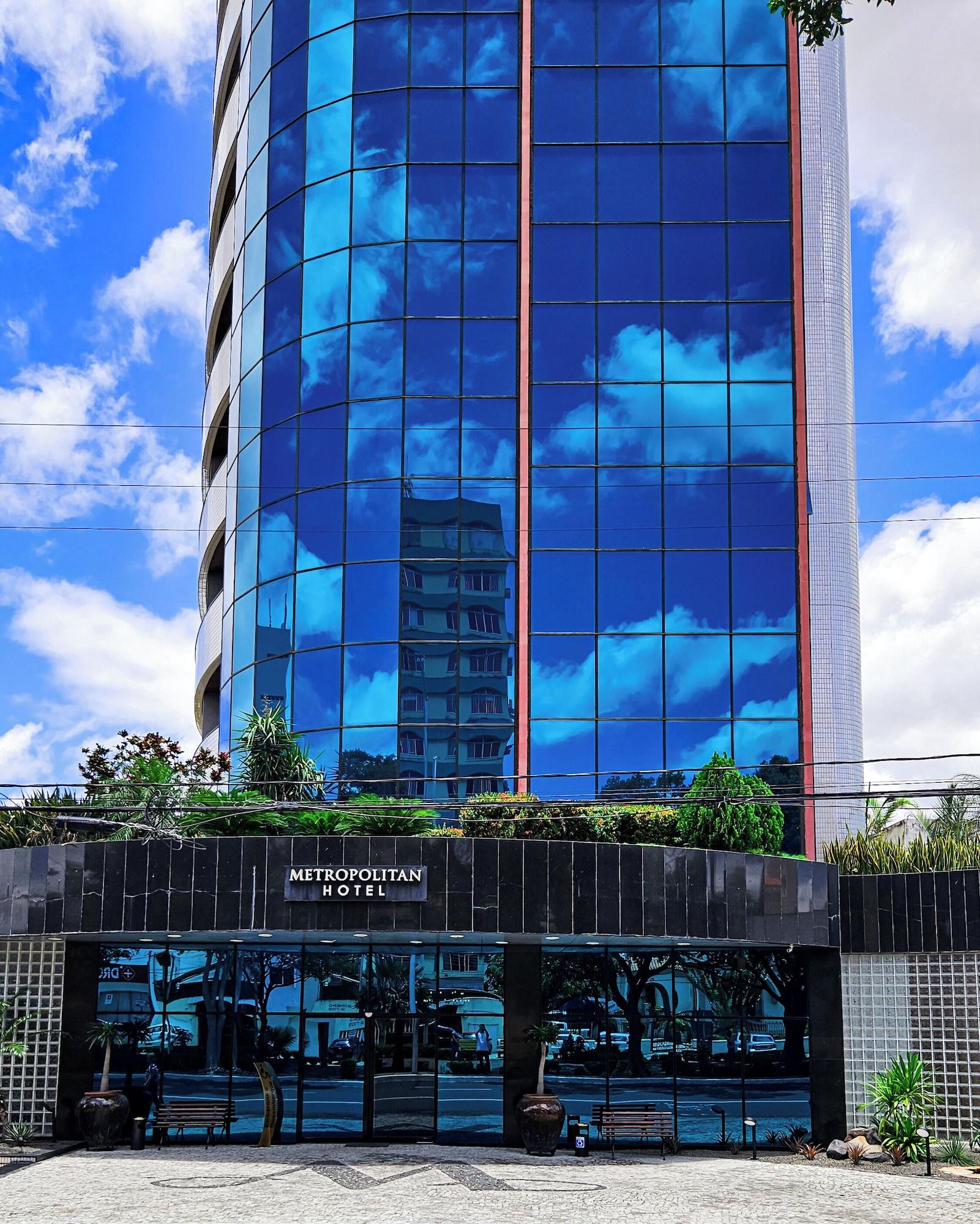 Vista Exterior Metropolitan Hotel