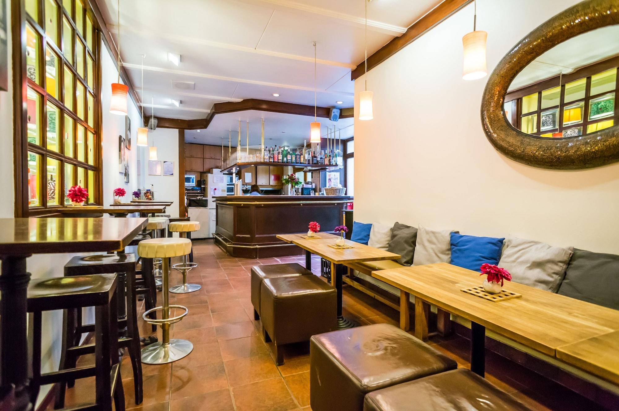 Bar/Salón Smart Stay Hotel Station