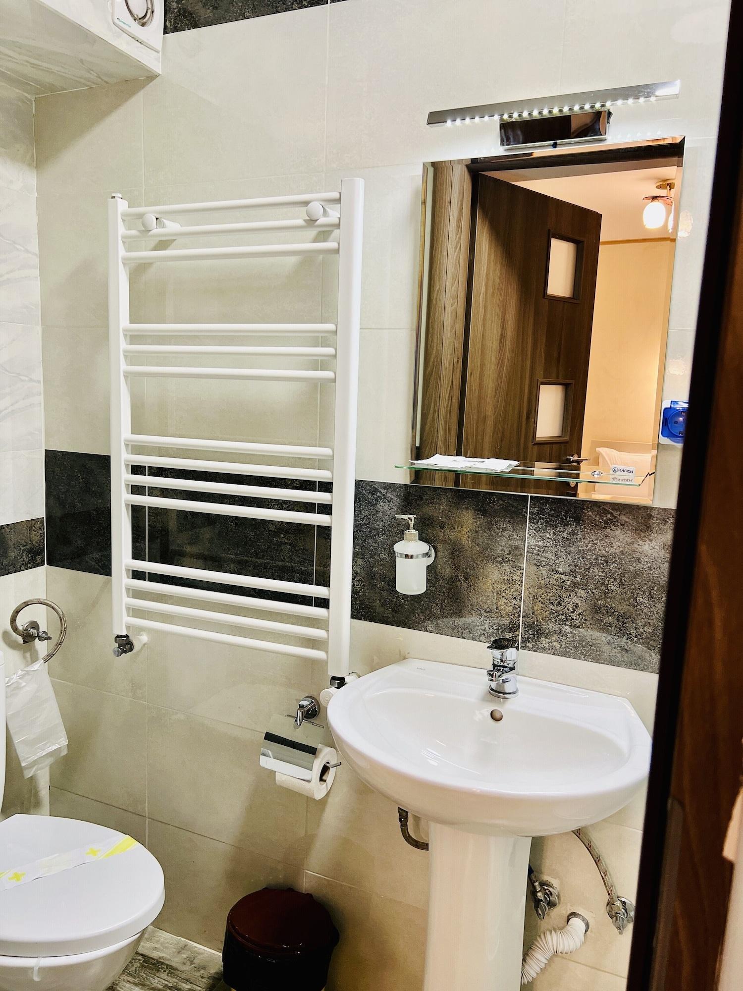 Varios Hotel Marina SRL