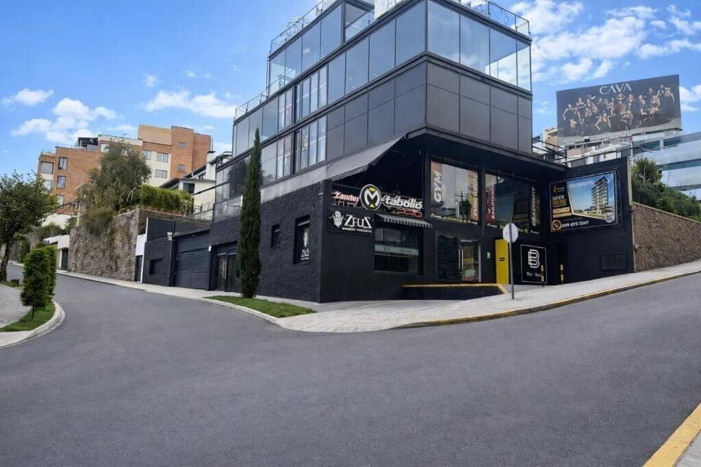 Vista Exterior Bed & Bath Hotel Cápsula Quito