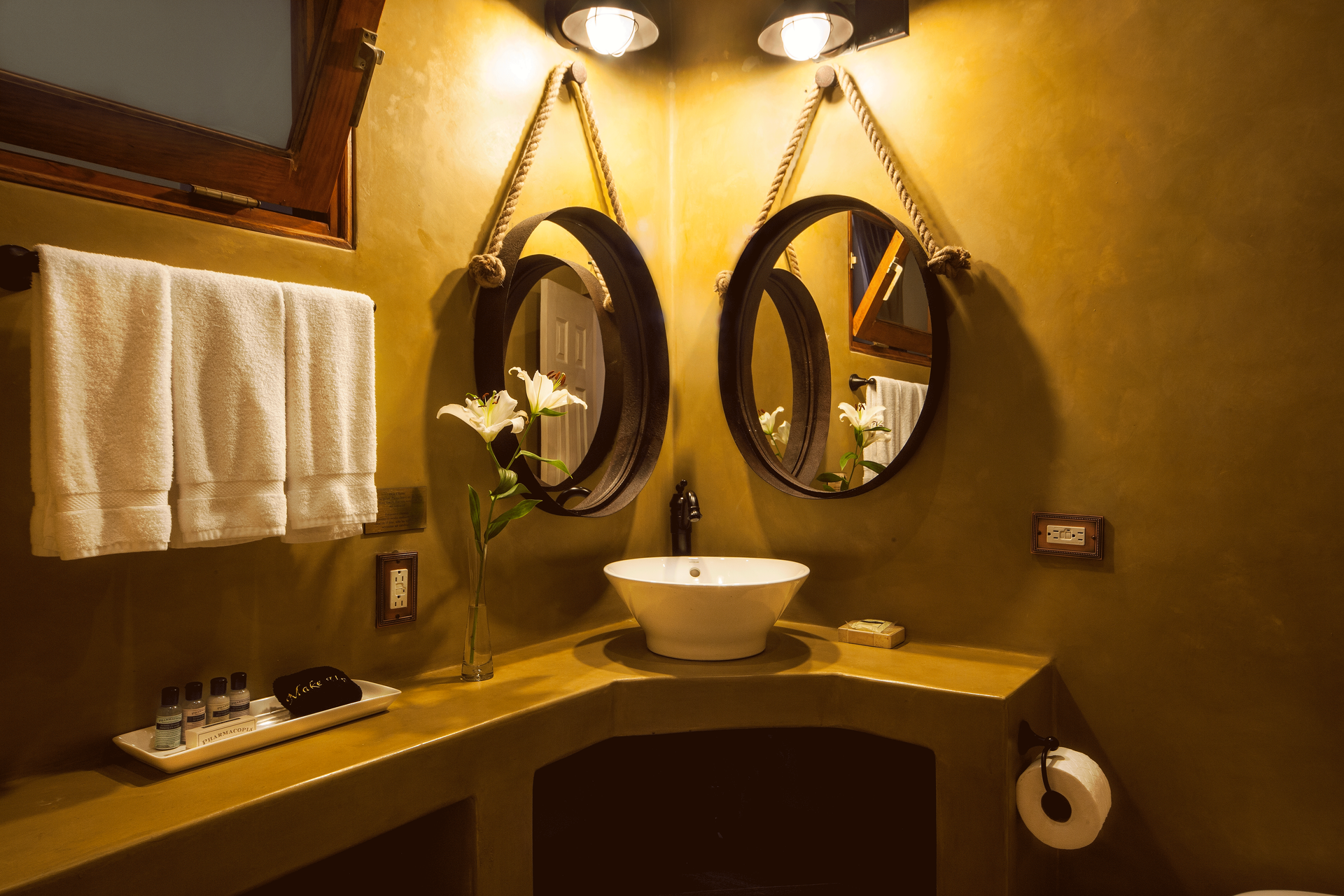 Equipamiento de Habitación La Isabela Suites