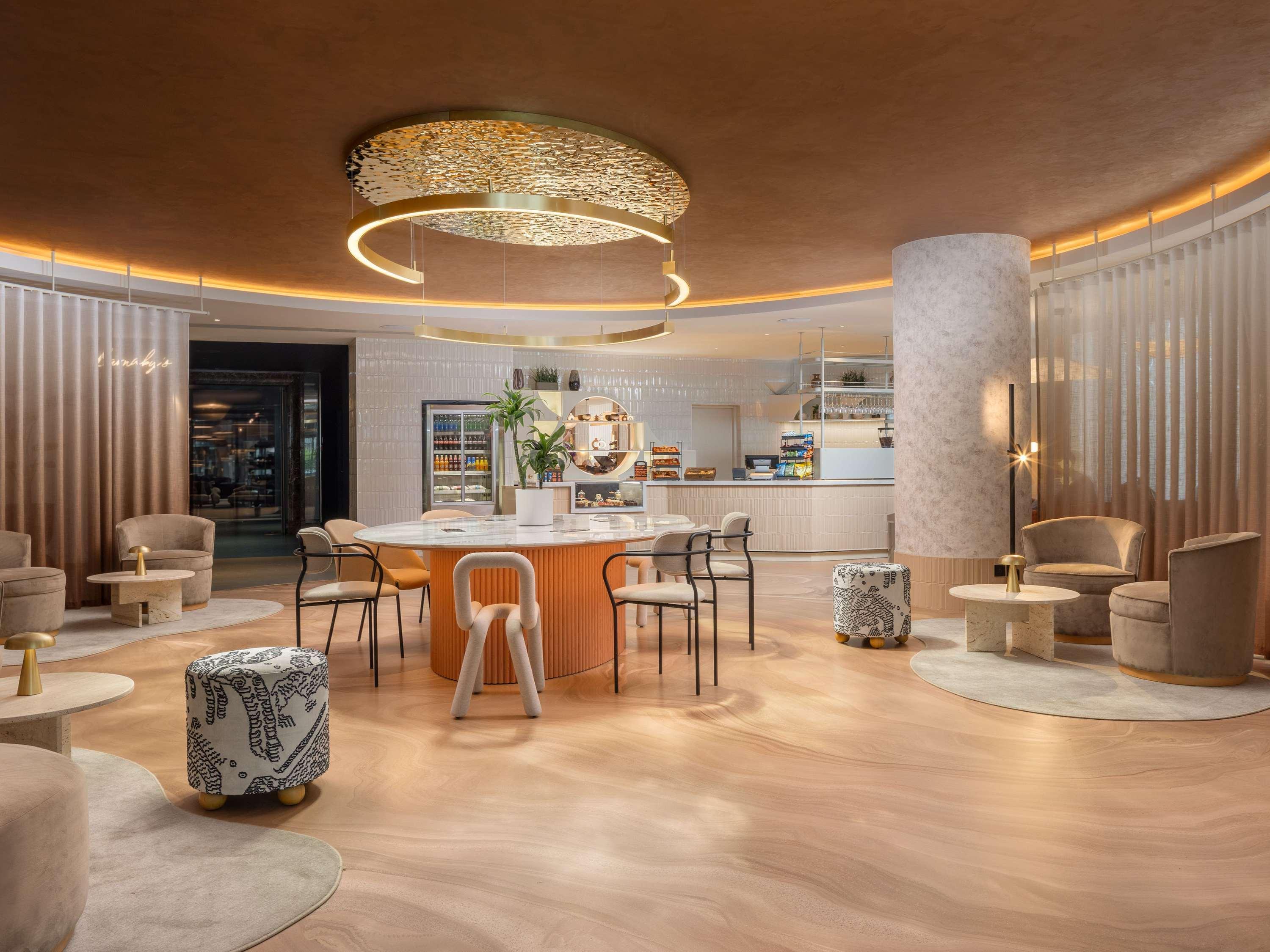 Vista Lobby ibis London Earls Court