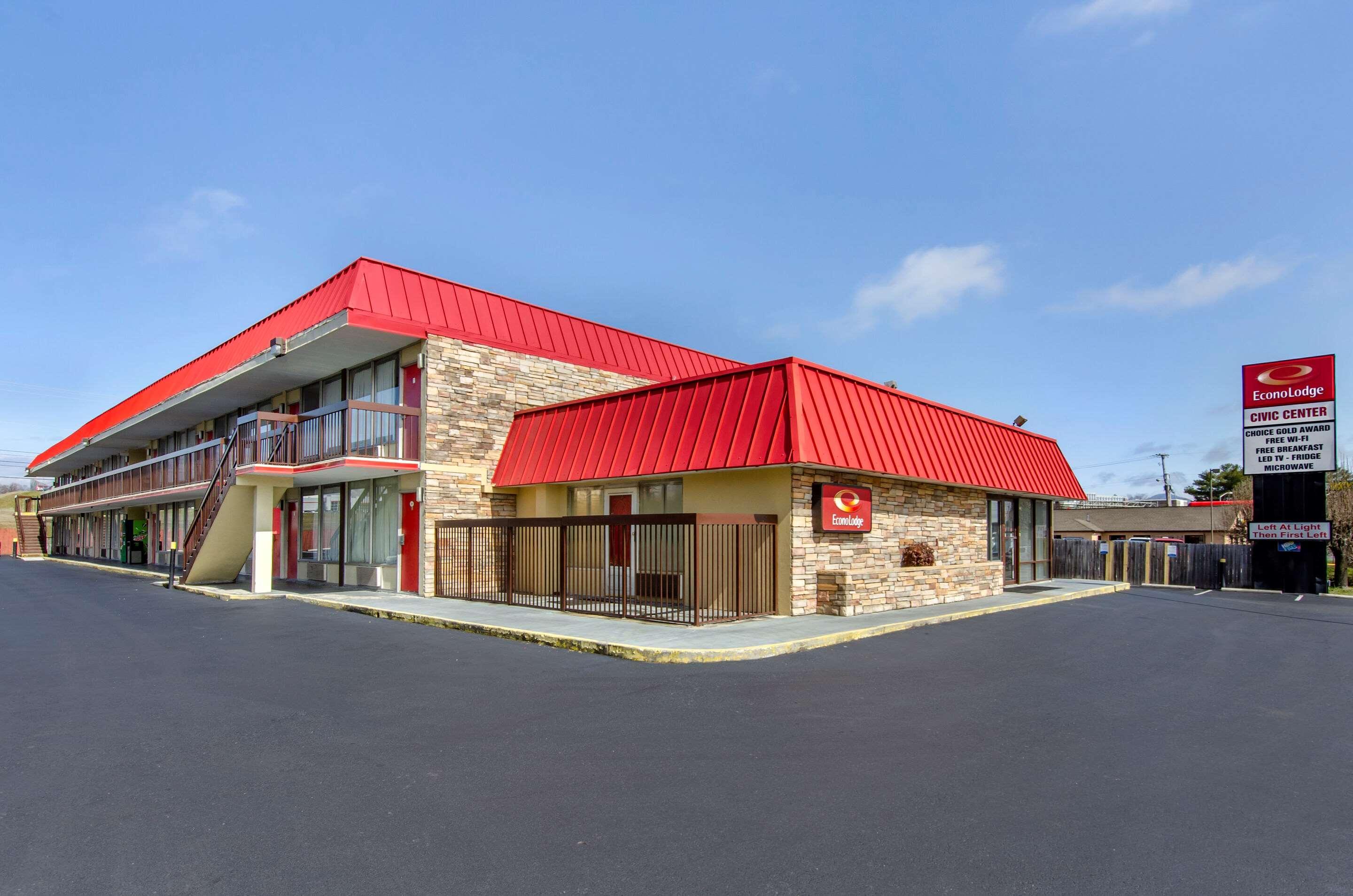 Varios Econo Lodge Civic Center