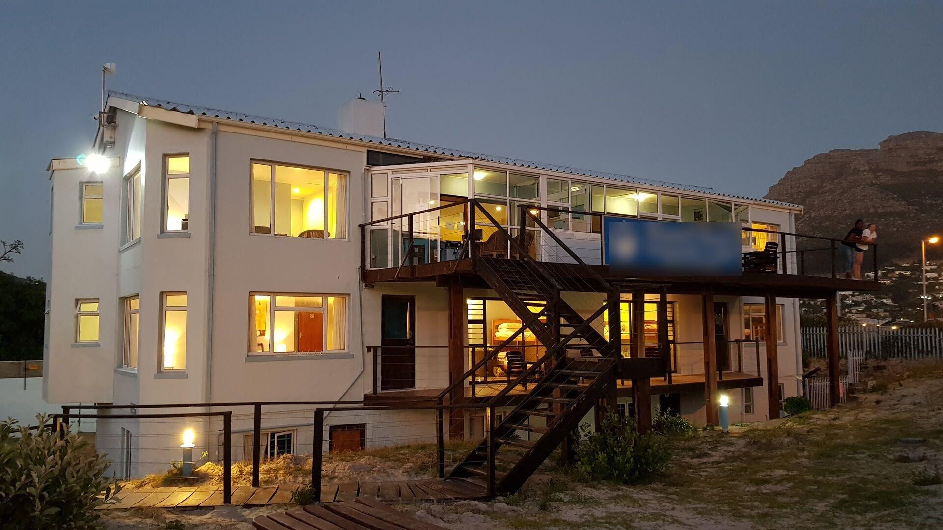 Varios Hout Bay Backpackers