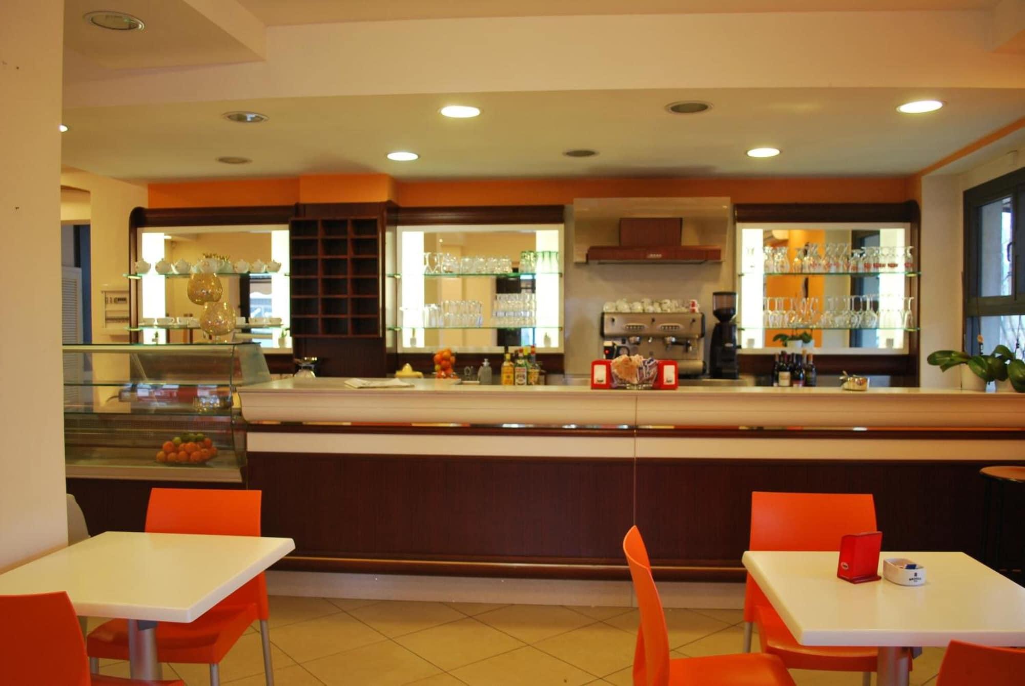 Bar/Salón Albergo Smeraldo