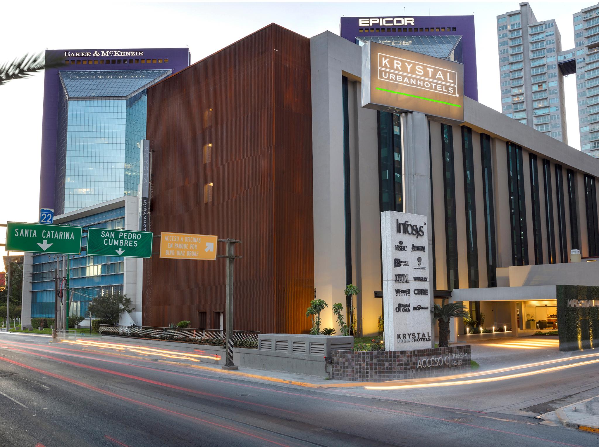 Vista Exterior Krystal Urban Monterrey San Jerónimo