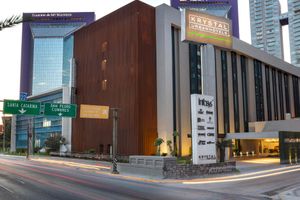 Alojamiento - Krystal Urban Monterrey San Jerónimo