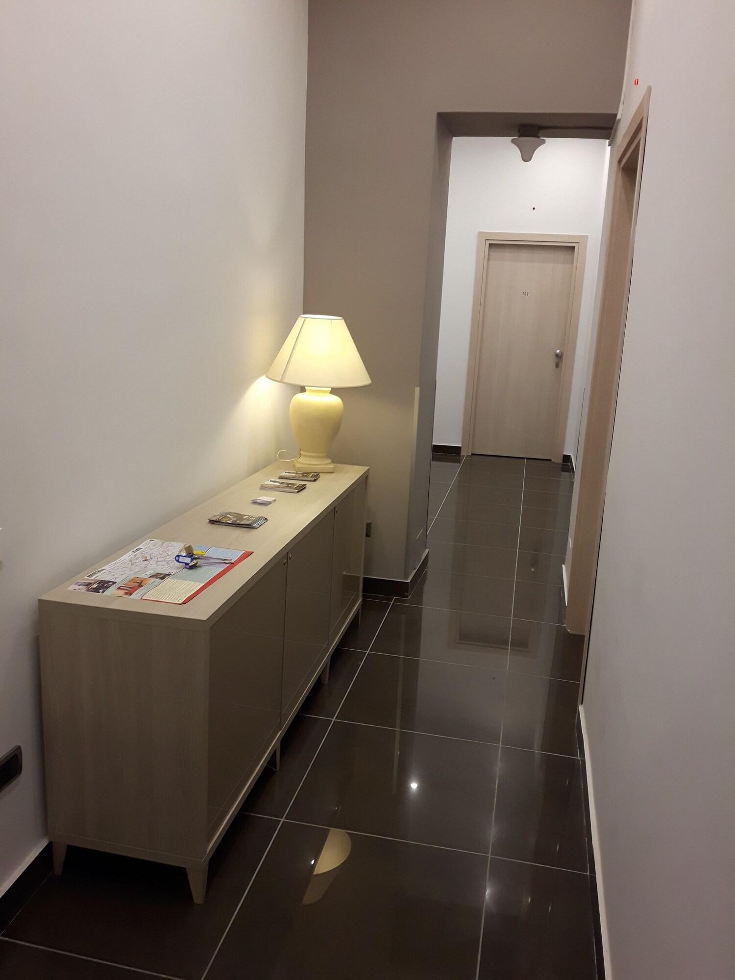 Vista Lobby Be Italian Bovio Flats
