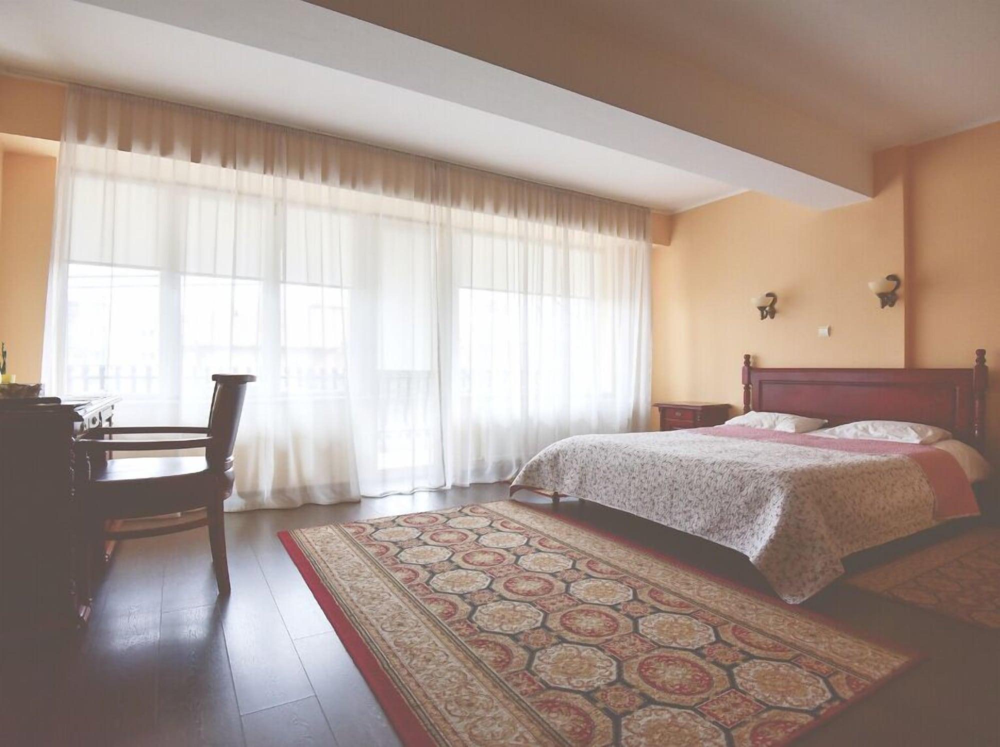 Varios Vila Roma