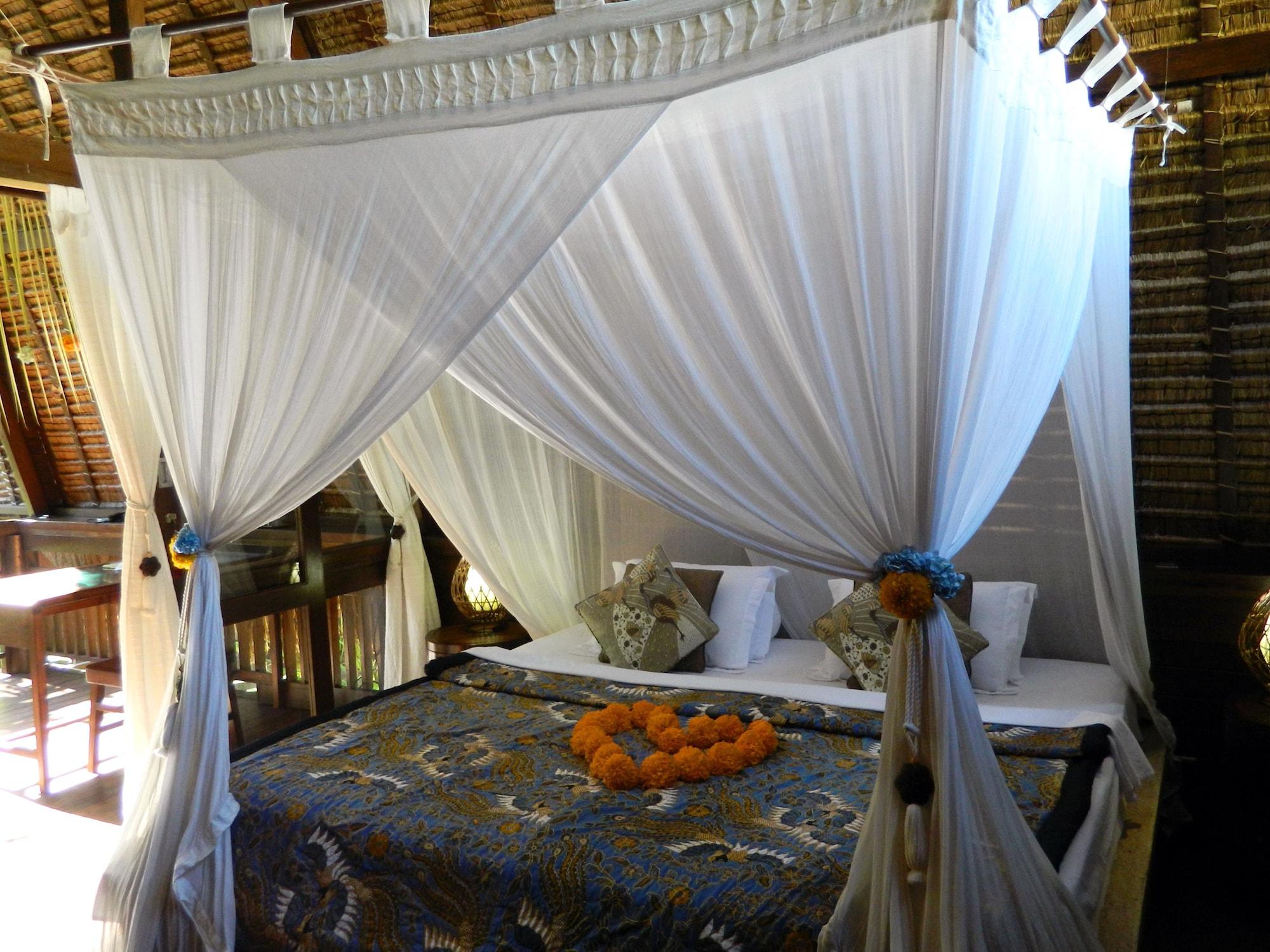 Habitación Cili Emas Oceanside Resort