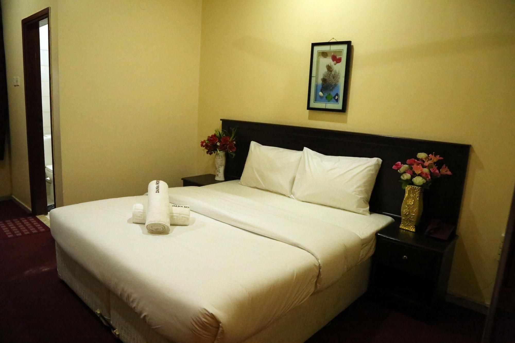 Varios Dana Hotel