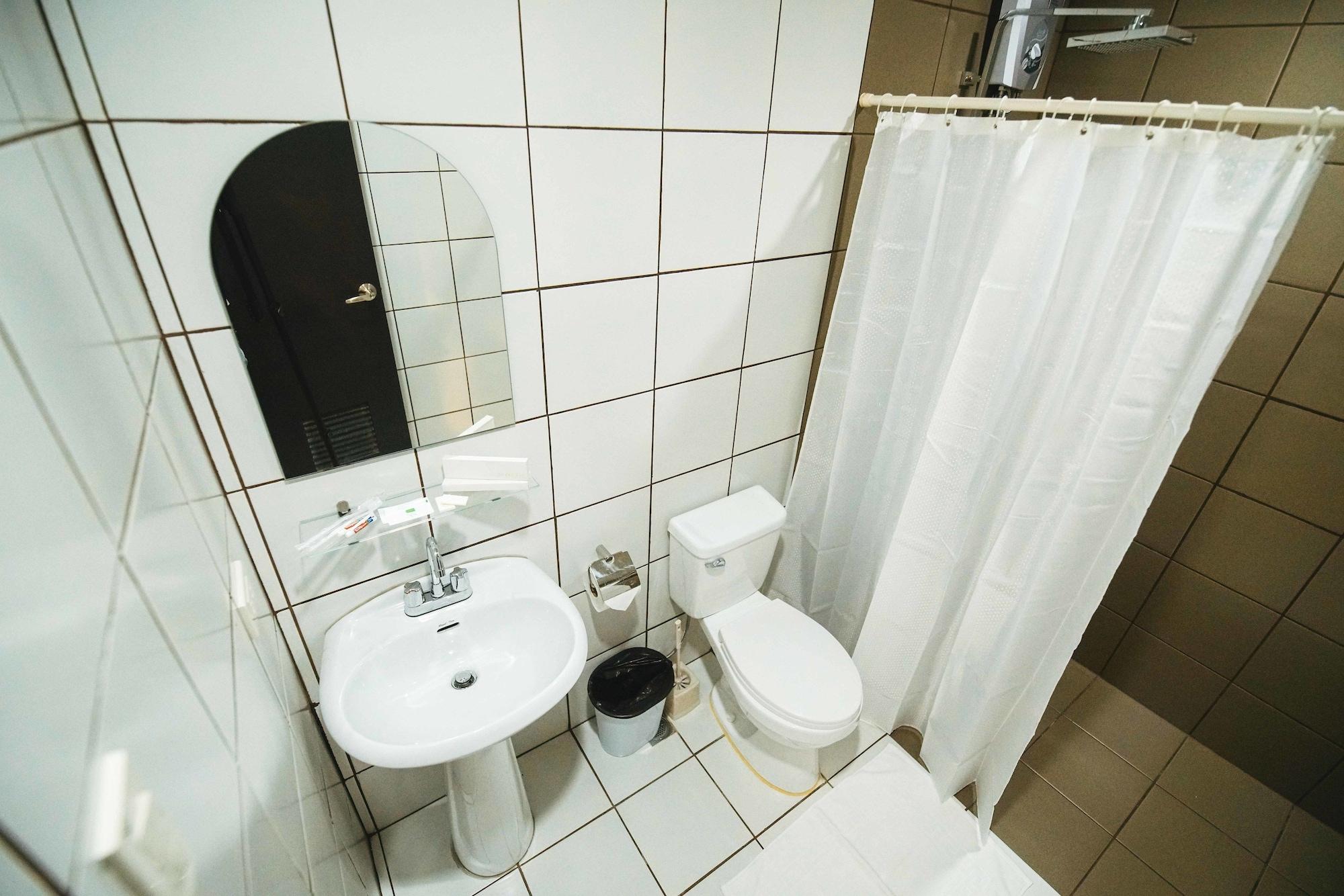 Equipamiento de Habitación Hometown Hotel Makati - Edsa