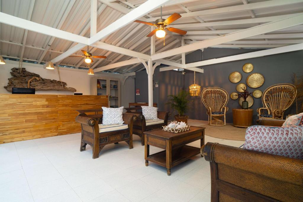 Vista Lobby MS San Luis Village Premium