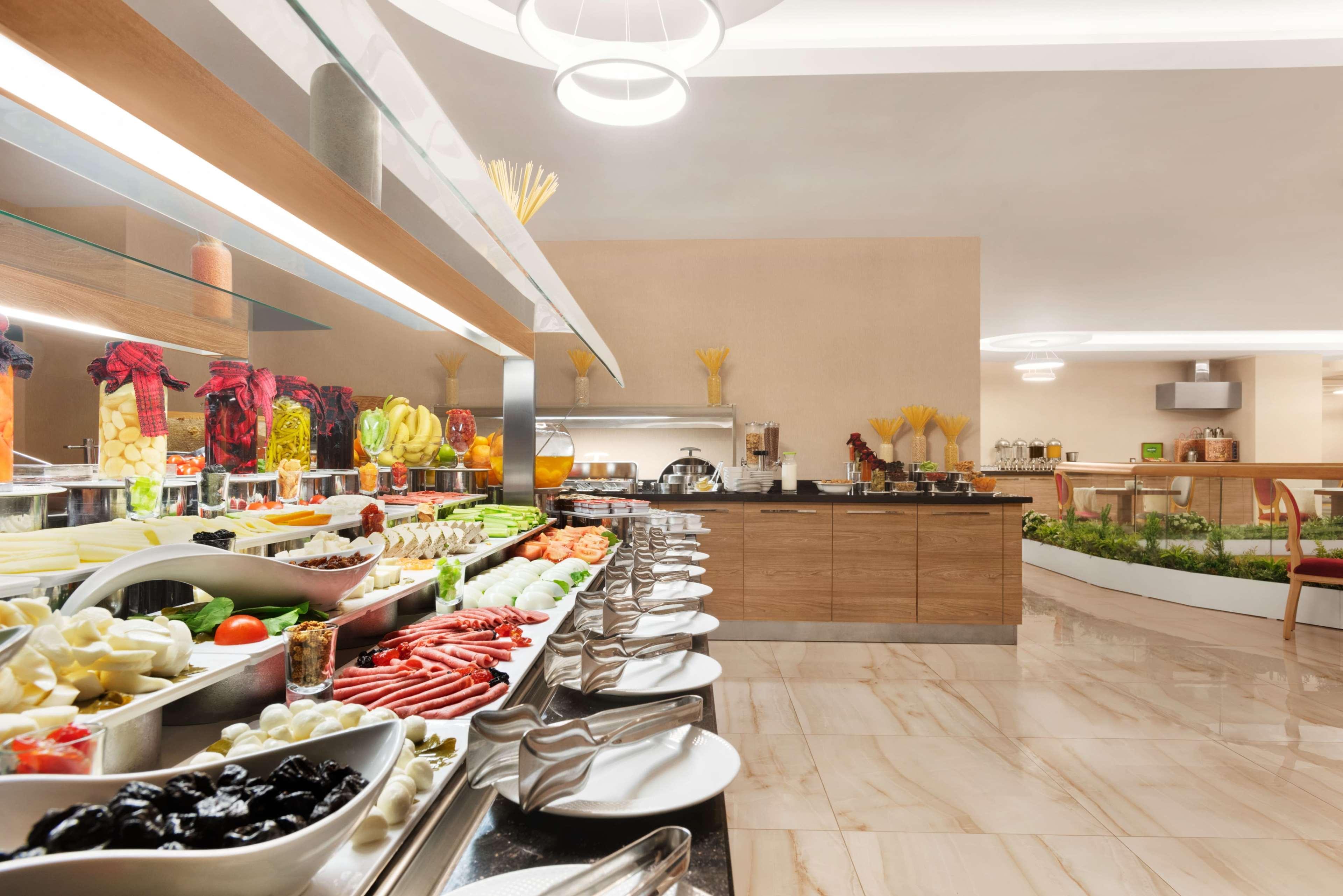 Restaurant Ramada by Wyndham Diyarbakir