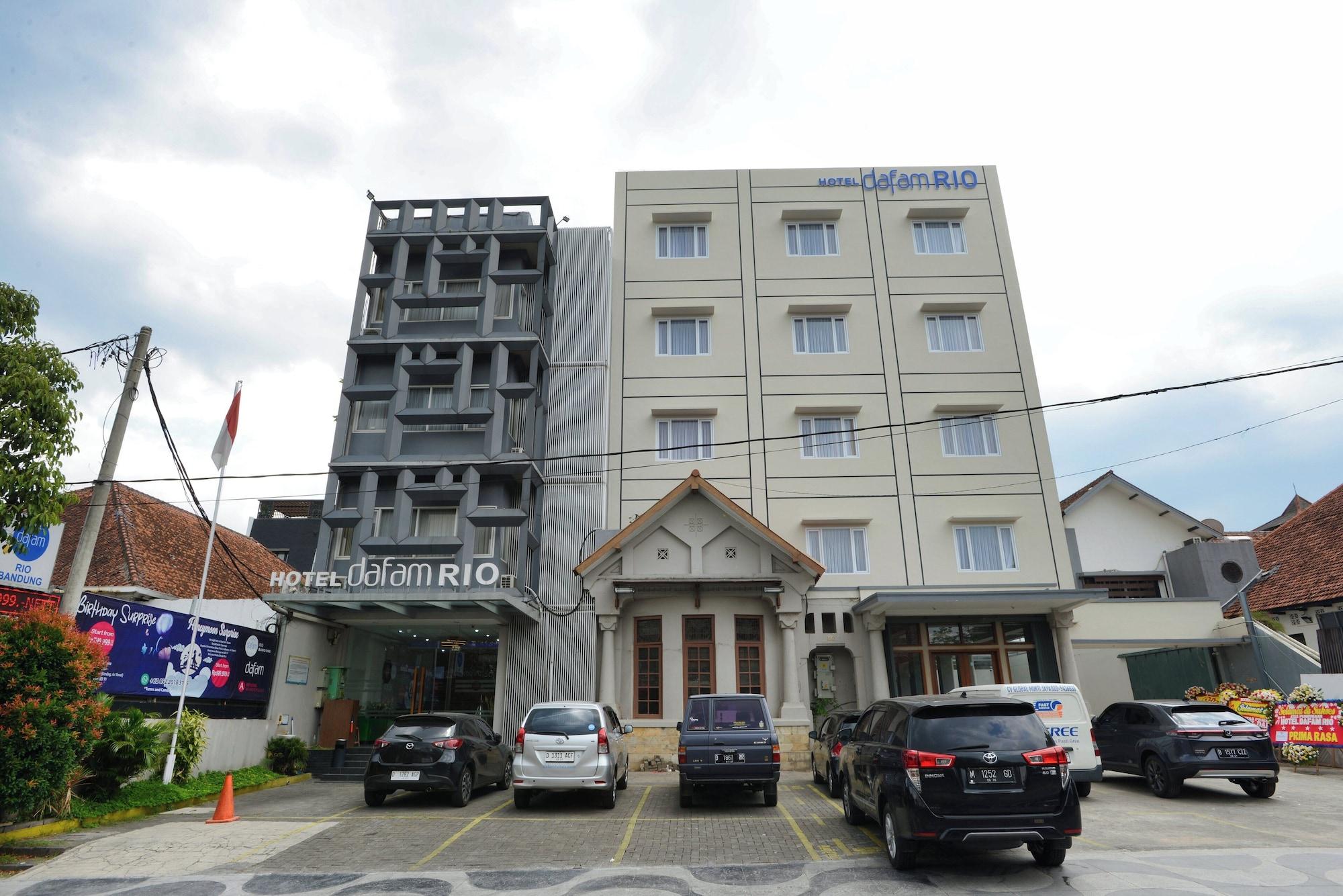 Vista Exterior Hotel Dafam Rio