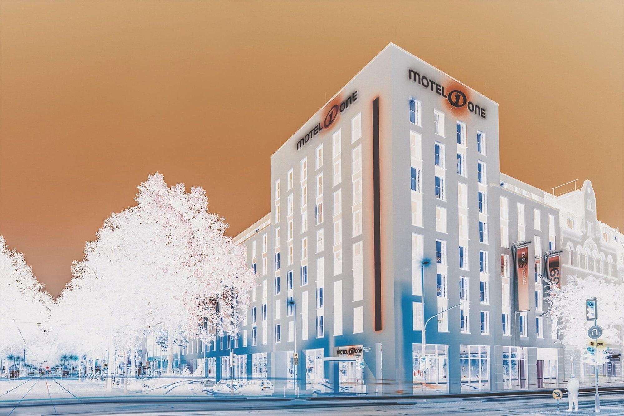 Vista Exterior Motel One Düsseldorf - Hauptbahnhof