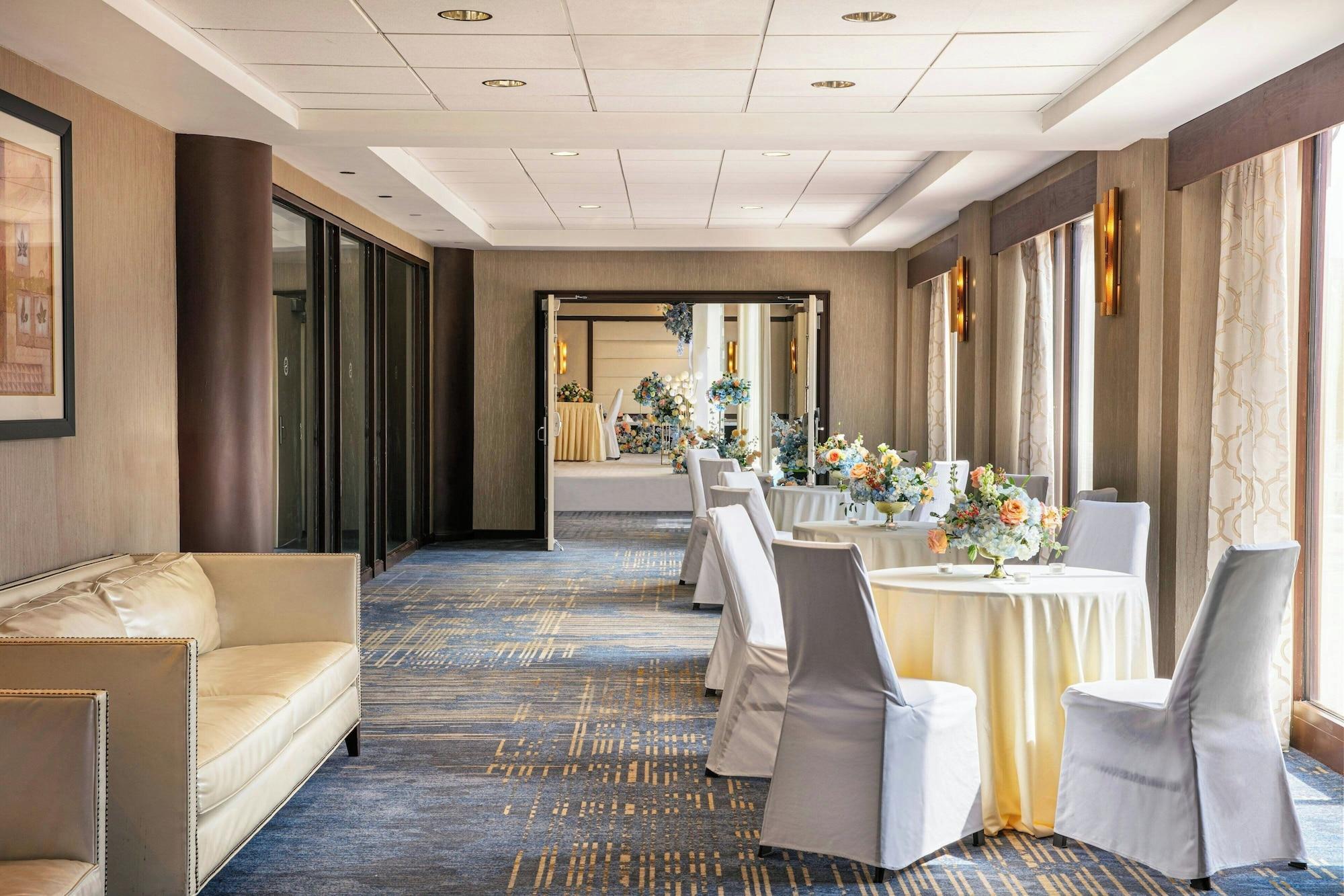 Sala de Reuniones Sheraton LaGuardia East Hotel