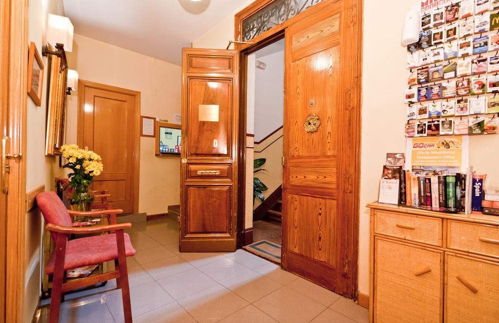 Vista Lobby Hostal Oporto