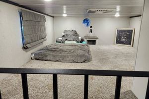 Alquiler Vacacional - 3-bedroom RV in charming mardon resort on the golf course. Pets ok with AC, WiFi