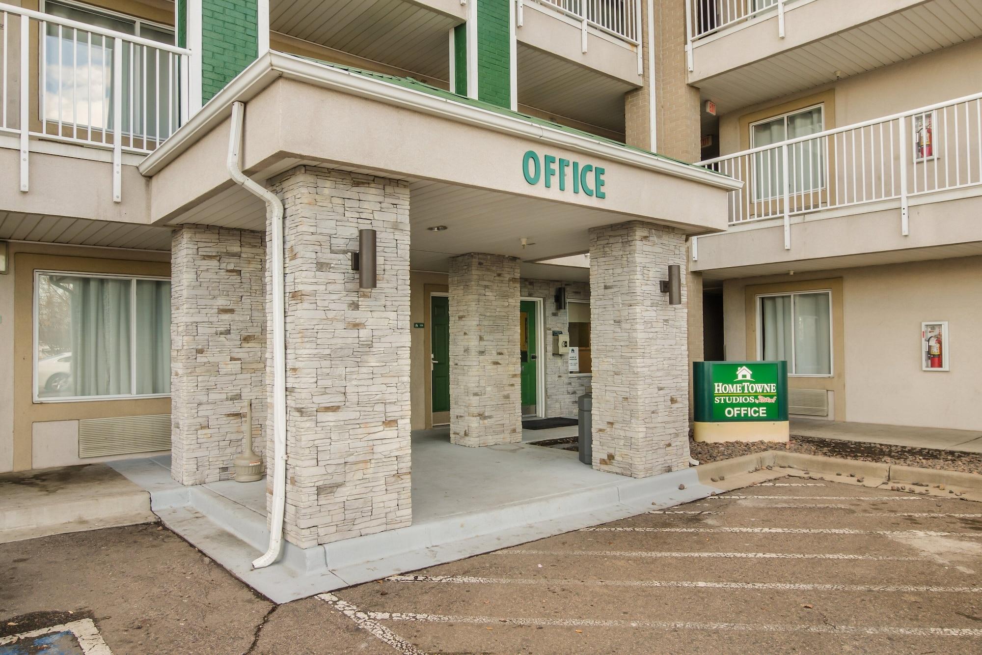 Varios HomeTowne Studios By Red Roof Denver - Airport/ Aurora