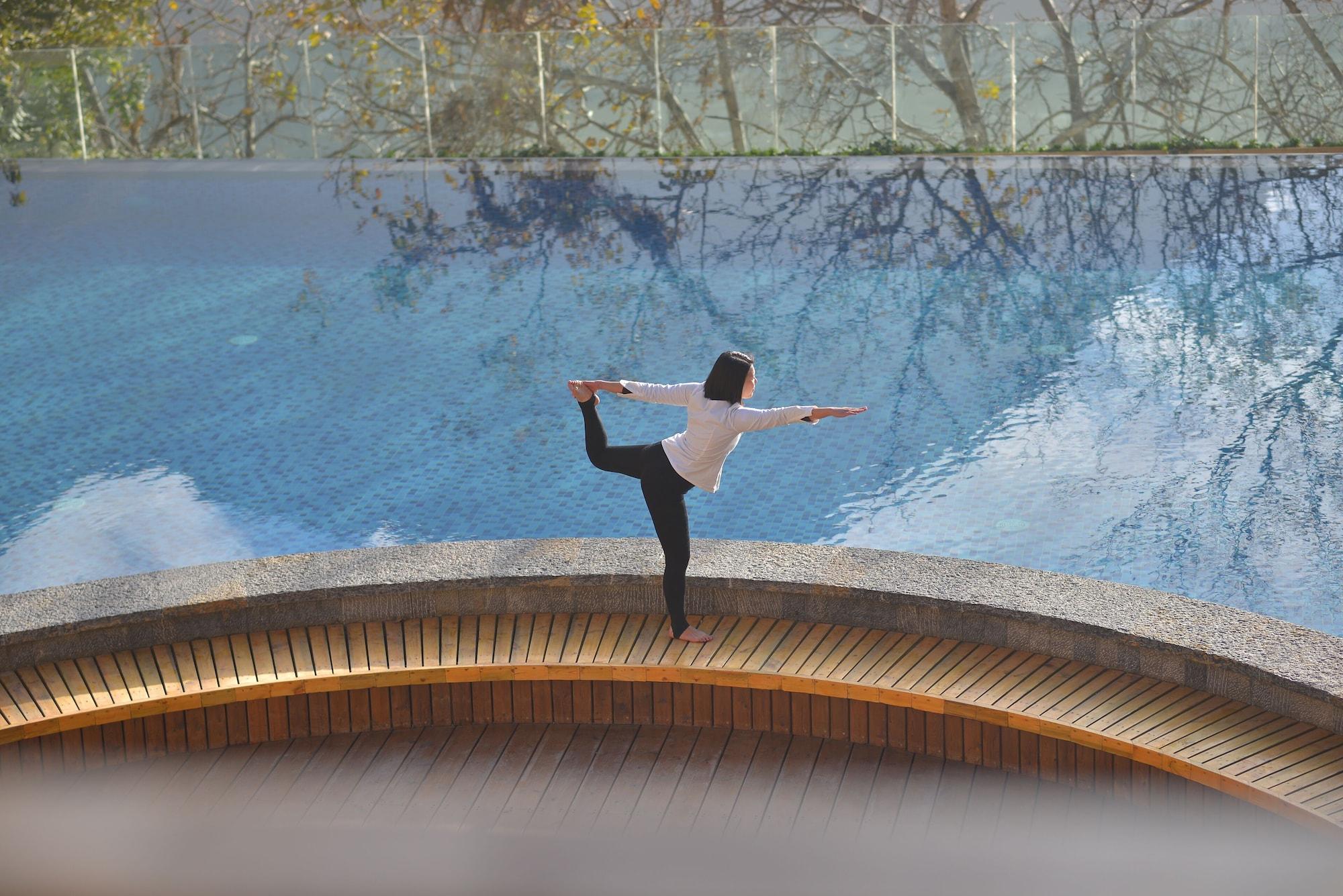 Gimnasio LUX Tea Horse Road Deqin Benzilan