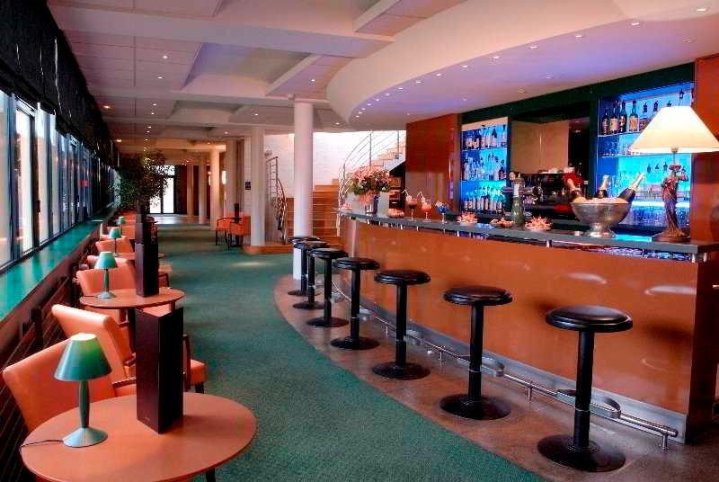Bar/Salón Hotel Le Paddock