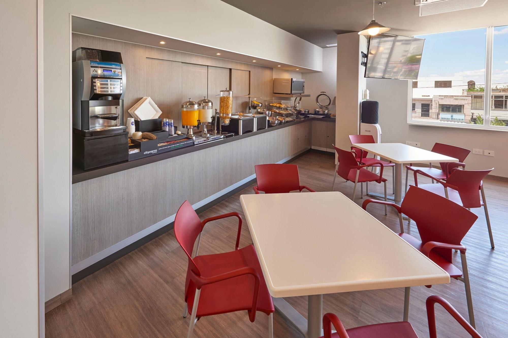 Restaurant City Express Junior by Marriott Ciudad de México Sullivan
