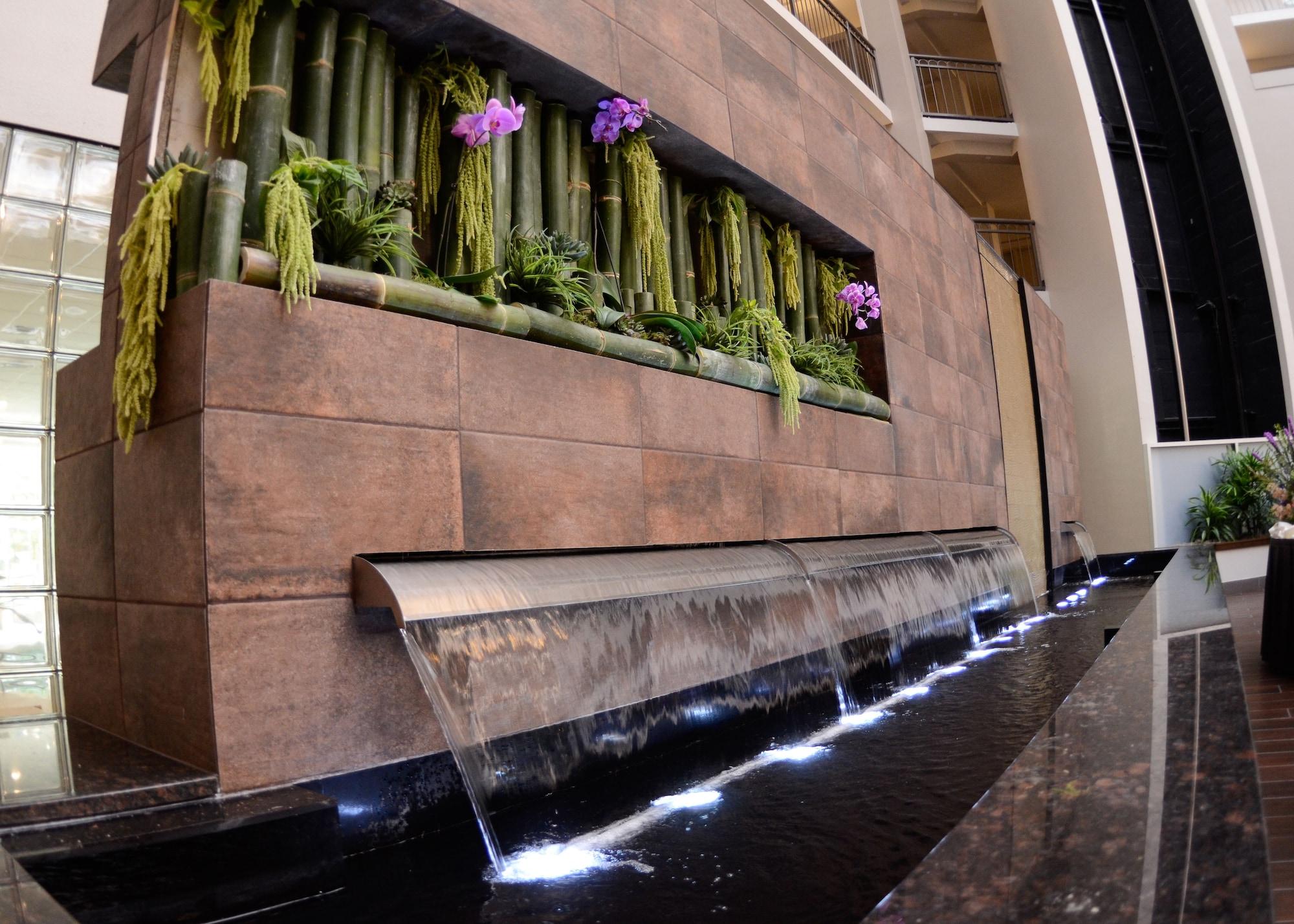 Vista Lobby Embassy Suites by Hilton Cincinnati Northeast Blue Ash