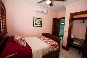Alquiler Temporario - Vista Verde Roatan - Spacious Private Beachfront Villa-Snorkel, Dive, Relax!