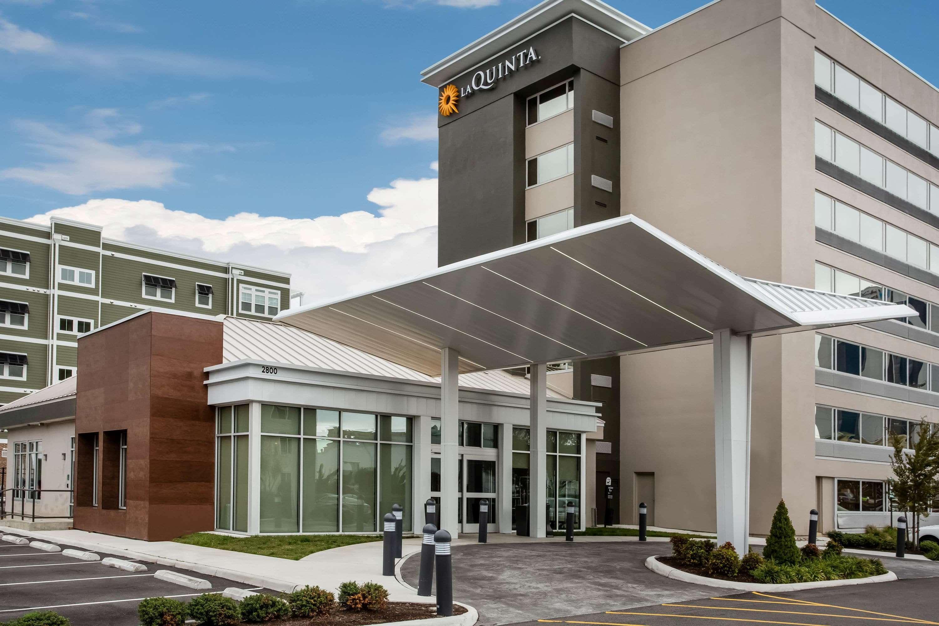 Vista Exterior La Quinta Inn & Suites by Wyndham Virginia Beach