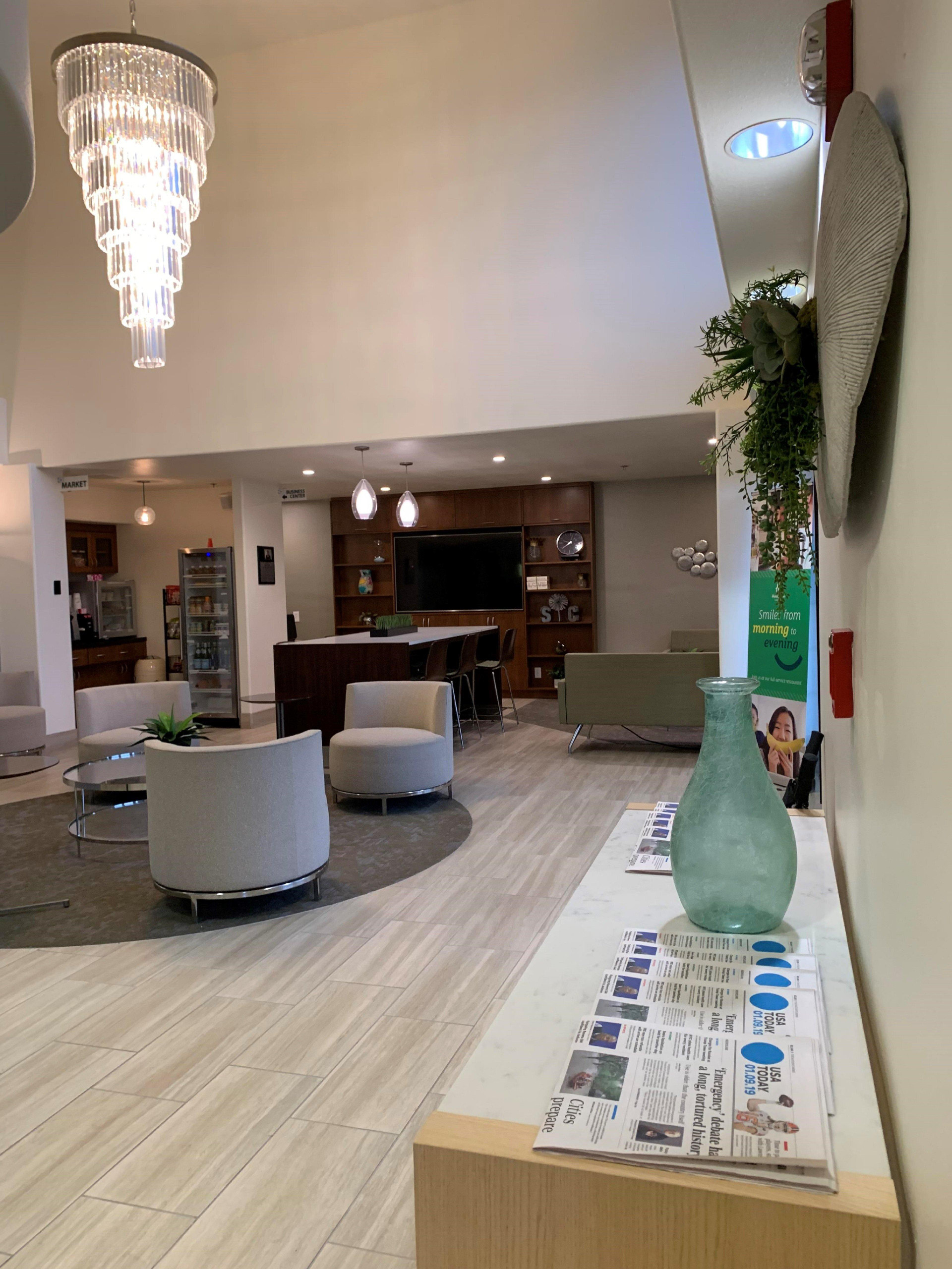 Vista Lobby Holiday Inn Selma - Swancourt by IHG